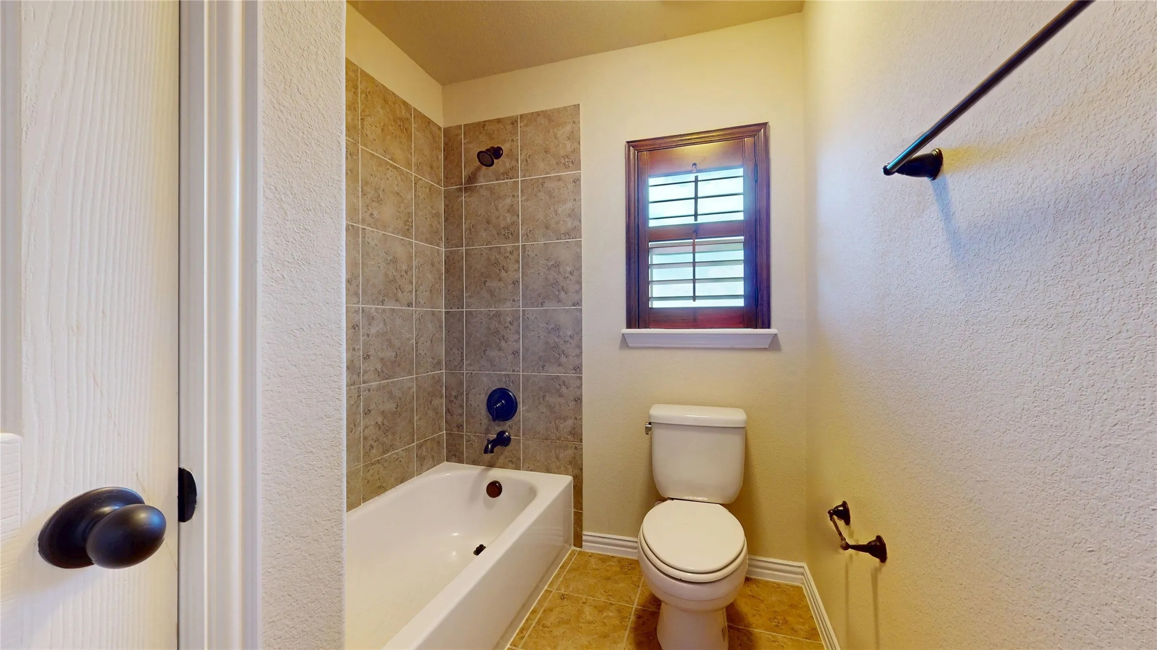 Single Family Residence For Sale in Collin County , 4204 Bent Creek Road, Mc Kinney, Texas 75071, 5 Bedroom, 5 Bathroom, 2 Garage spaces, 4,585 Sqft, built in 2011, New Construction - Complete, mls#21218663, Real Estate Agent in Mc Kinney, Homes For Sale in Collin county, Homes For Sale in Mc Kinney, Realtor in Mc Kinney Texas, Real Estate Brokerage Independent Realty Texas, Luminita Cordes Realtor