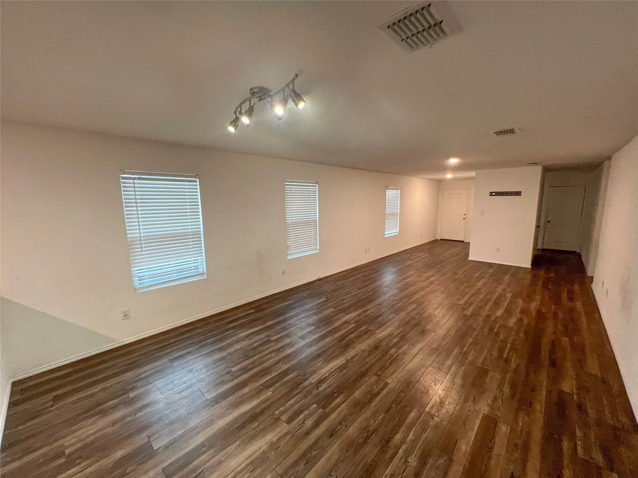 Single Family Residence For Sale in Collin County , 715 Deerfern Drive, Princeton, Texas 75407, 3 Bedroom, 2 Bathroom, 2 Garage spaces, 1,407 Sqft, built in 2021, mls#21218831, Real Estate Agent in Princeton, Homes For Sale in Collin county, Homes For Sale in Princeton, Realtor in Princeton Texas, Real Estate Brokerage Independent Realty Texas, Luminita Cordes Realtor