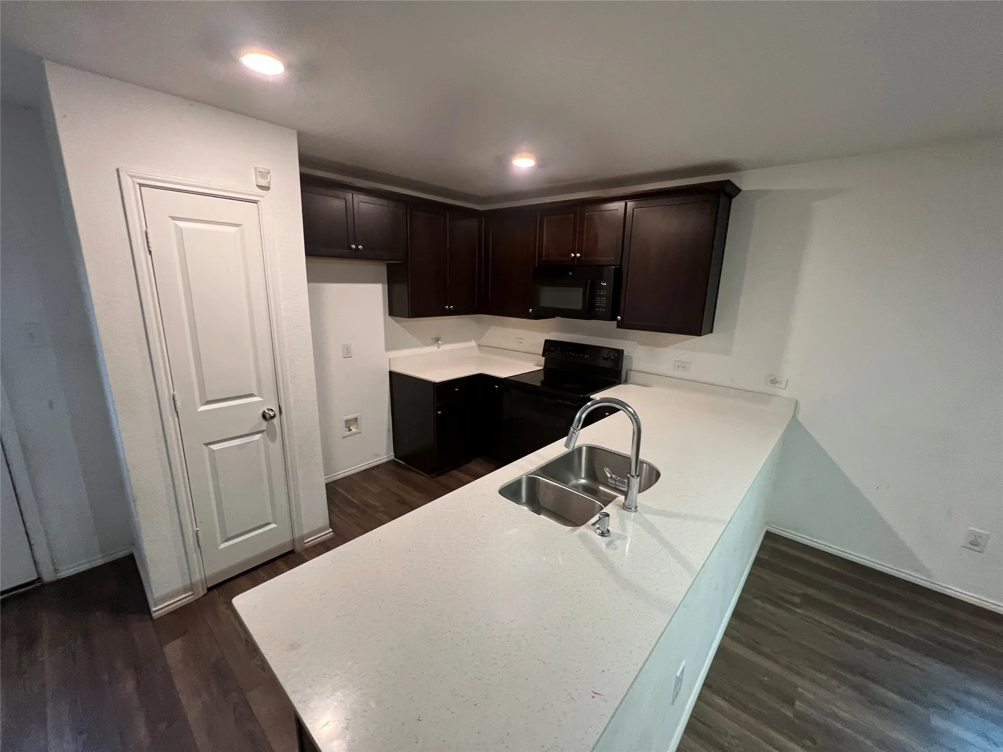 Single Family Residence For Sale in Collin County , 715 Deerfern Drive, Princeton, Texas 75407, 3 Bedroom, 2 Bathroom, 2 Garage spaces, 1,407 Sqft, built in 2021, mls#21218831, Real Estate Agent in Princeton, Homes For Sale in Collin county, Homes For Sale in Princeton, Realtor in Princeton Texas, Real Estate Brokerage Independent Realty Texas, Luminita Cordes Realtor