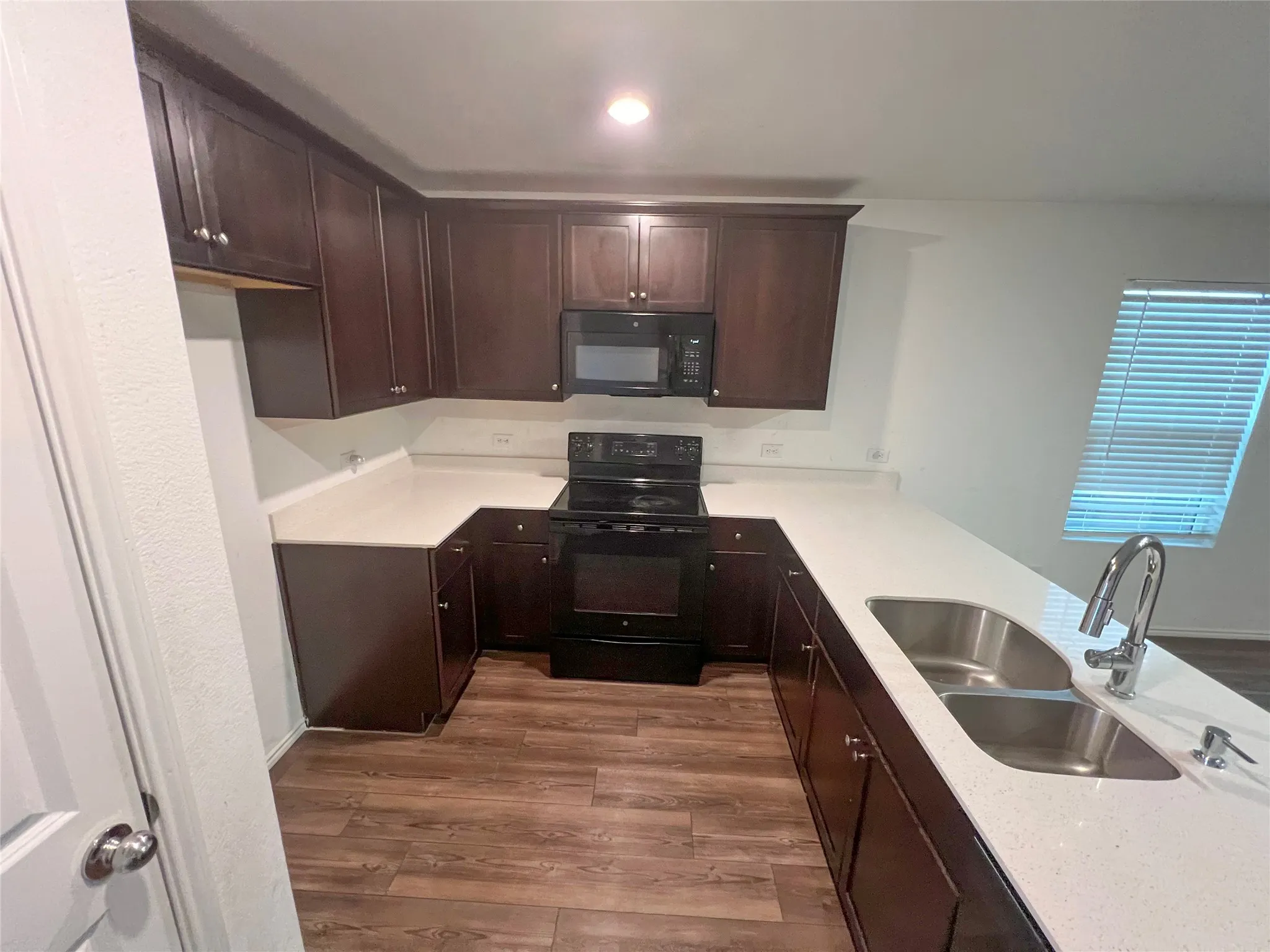 Single Family Residence For Sale in Collin County , 715 Deerfern Drive, Princeton, Texas 75407, 3 Bedroom, 2 Bathroom, 2 Garage spaces, 1,407 Sqft, built in 2021, mls#21218831, Real Estate Agent in Princeton, Homes For Sale in Collin county, Homes For Sale in Princeton, Realtor in Princeton Texas, Real Estate Brokerage Independent Realty Texas, Luminita Cordes Realtor