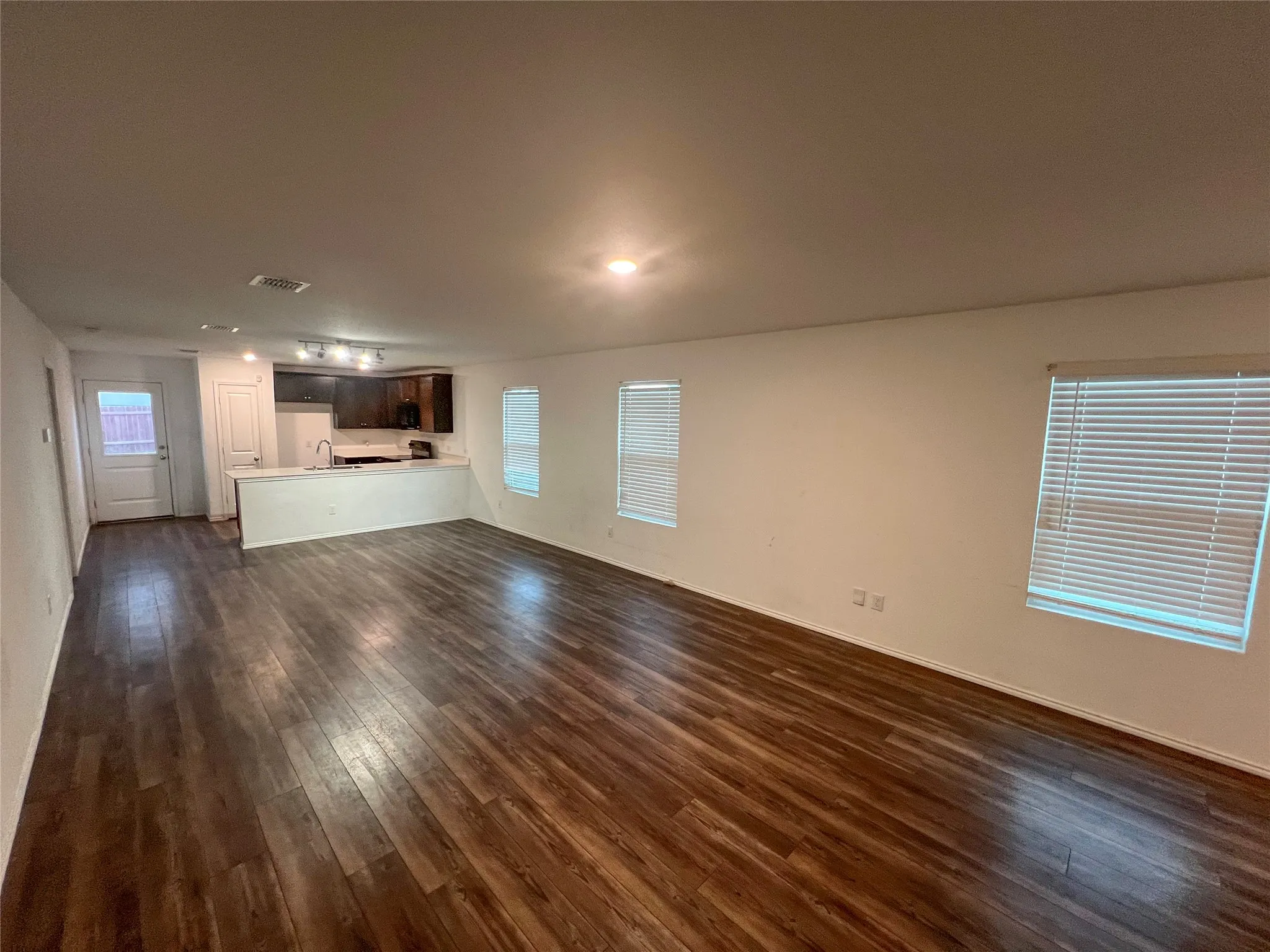 Single Family Residence For Sale in Collin County , 715 Deerfern Drive, Princeton, Texas 75407, 3 Bedroom, 2 Bathroom, 2 Garage spaces, 1,407 Sqft, built in 2021, mls#21218831, Real Estate Agent in Princeton, Homes For Sale in Collin county, Homes For Sale in Princeton, Realtor in Princeton Texas, Real Estate Brokerage Independent Realty Texas, Luminita Cordes Realtor