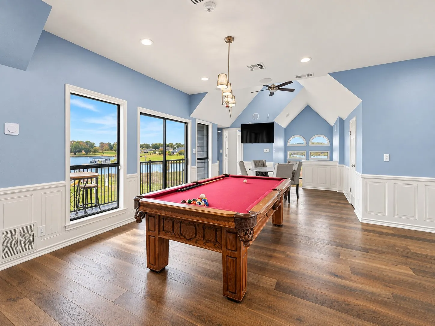 Single Family Residence For Sale in Navarro County , 123 SE County Road 3147, Corsicana, Texas 75109, 6 Bedroom, 9 Bathroom, 6 Garage spaces, 7,318 Sqft, built in 1991, Preowned, mls#21218518, Real Estate Agent in Corsicana, Homes For Sale in Navarro county, Homes For Sale in Corsicana, Realtor in Corsicana Texas, Real Estate Brokerage Independent Realty Texas, Luminita Cordes Realtor