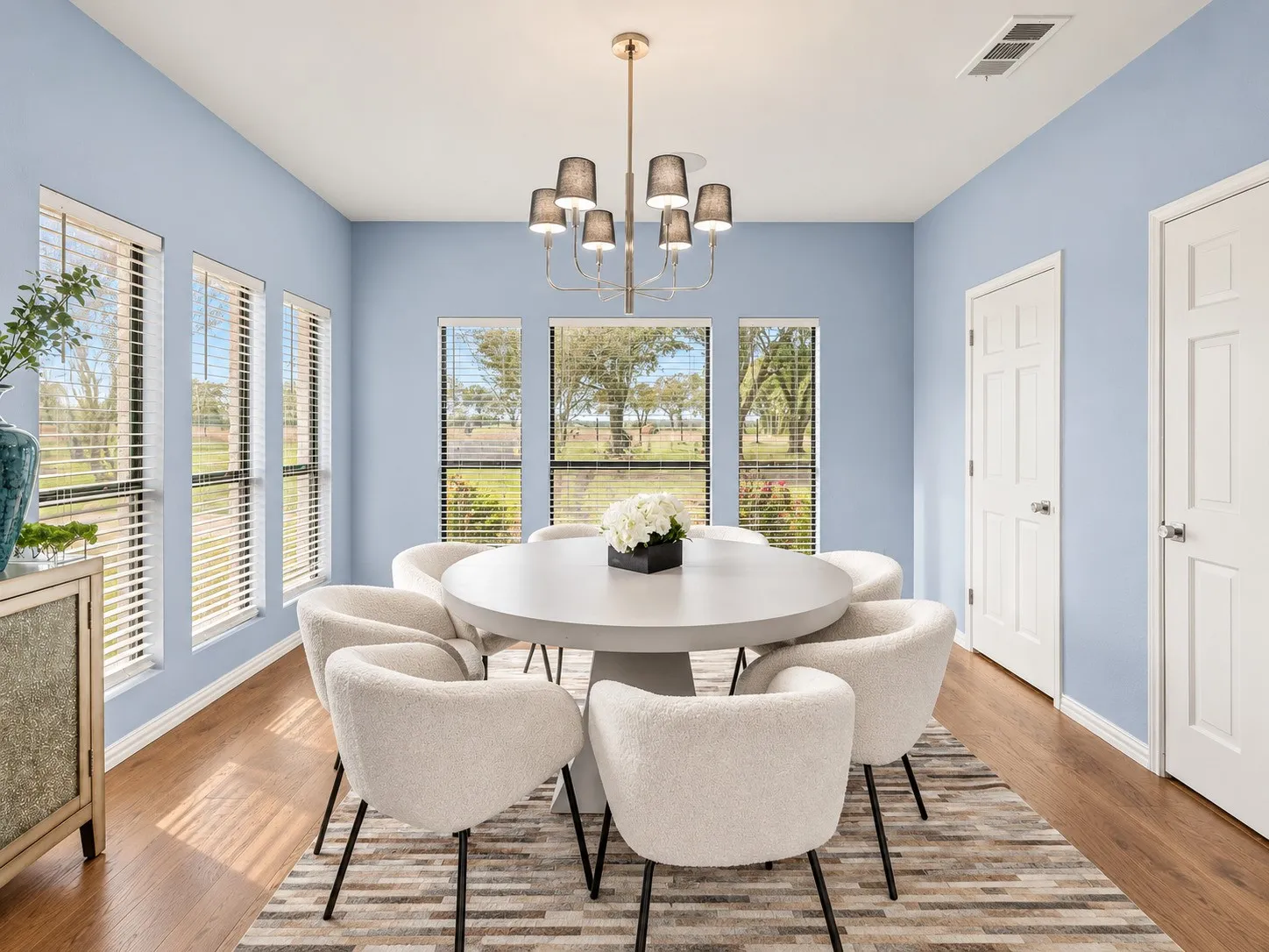 Single Family Residence For Sale in Navarro County , 123 SE County Road 3147, Corsicana, Texas 75109, 6 Bedroom, 9 Bathroom, 6 Garage spaces, 7,318 Sqft, built in 1991, Preowned, mls#21218518, Real Estate Agent in Corsicana, Homes For Sale in Navarro county, Homes For Sale in Corsicana, Realtor in Corsicana Texas, Real Estate Brokerage Independent Realty Texas, Luminita Cordes Realtor