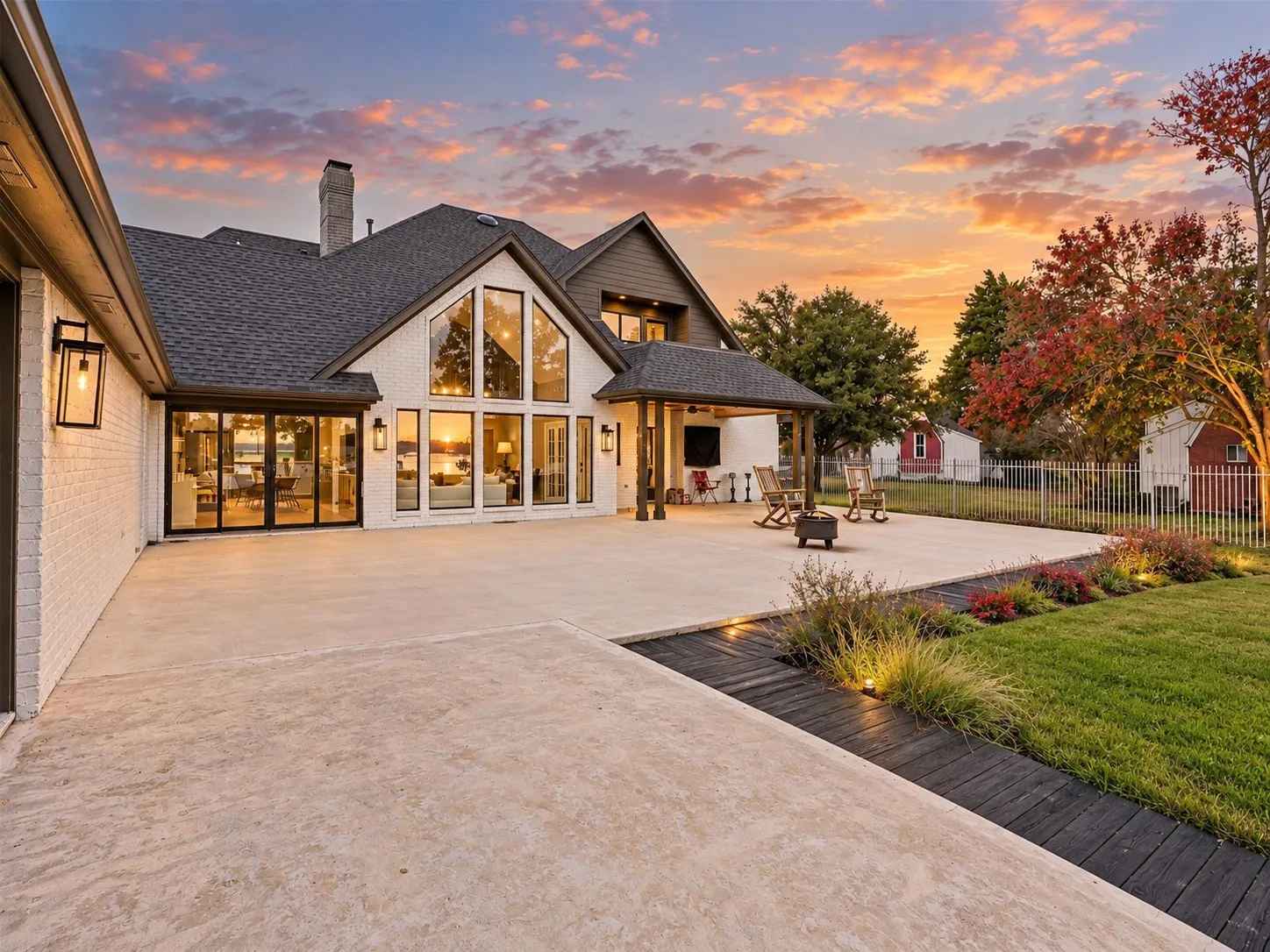 Single Family Residence For Sale in Navarro County , 123 SE County Road 3147, Corsicana, Texas 75109, 6 Bedroom, 9 Bathroom, 6 Garage spaces, 7,318 Sqft, built in 1991, Preowned, mls#21218518, Real Estate Agent in Corsicana, Homes For Sale in Navarro county, Homes For Sale in Corsicana, Realtor in Corsicana Texas, Real Estate Brokerage Independent Realty Texas, Luminita Cordes Realtor