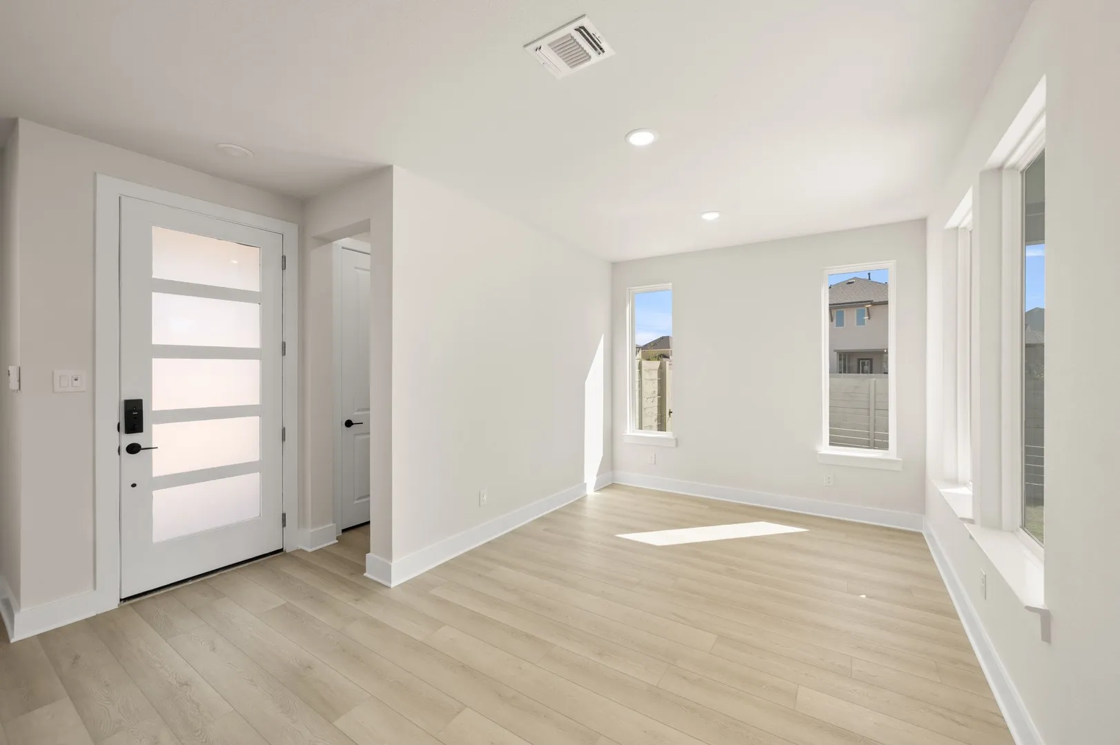1601 Laurel- DIning-1