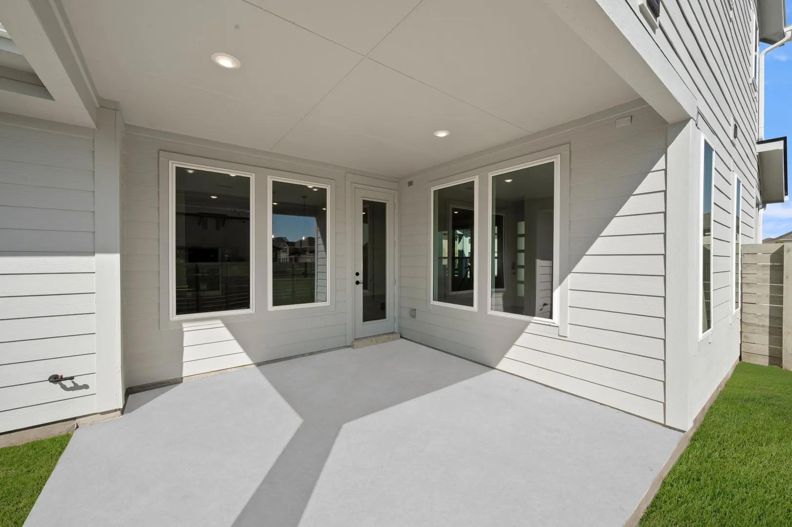 1601 Laurel- Back-1