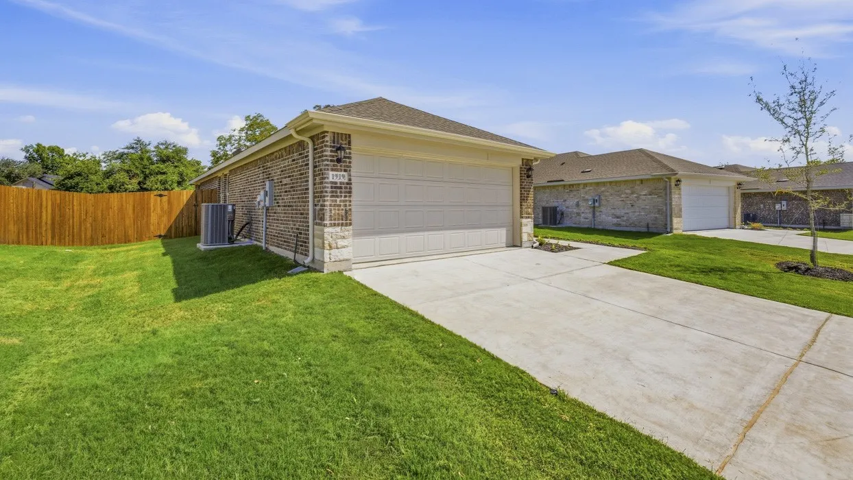 Single Family Residence For Sale in Fannin County , 1919 Glory Drive, Bonham, Texas 75418, 3 Bedroom, 2 Bathroom, 2 Garage spaces, 1,211 Sqft, built in 2026, New Construction - Incomplete, mls#21218931, Real Estate Agent in Bonham, Homes For Sale in Fannin county, Homes For Sale in Bonham, Realtor in Bonham Texas, Real Estate Brokerage Independent Realty Texas, Luminita Cordes Realtor