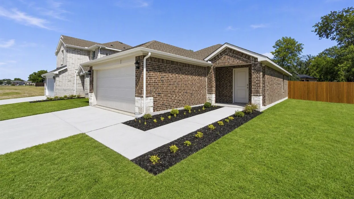 Single Family Residence For Sale in Fannin County , 1919 Glory Drive, Bonham, Texas 75418, 3 Bedroom, 2 Bathroom, 2 Garage spaces, 1,211 Sqft, built in 2026, New Construction - Incomplete, mls#21218931, Real Estate Agent in Bonham, Homes For Sale in Fannin county, Homes For Sale in Bonham, Realtor in Bonham Texas, Real Estate Brokerage Independent Realty Texas, Luminita Cordes Realtor
