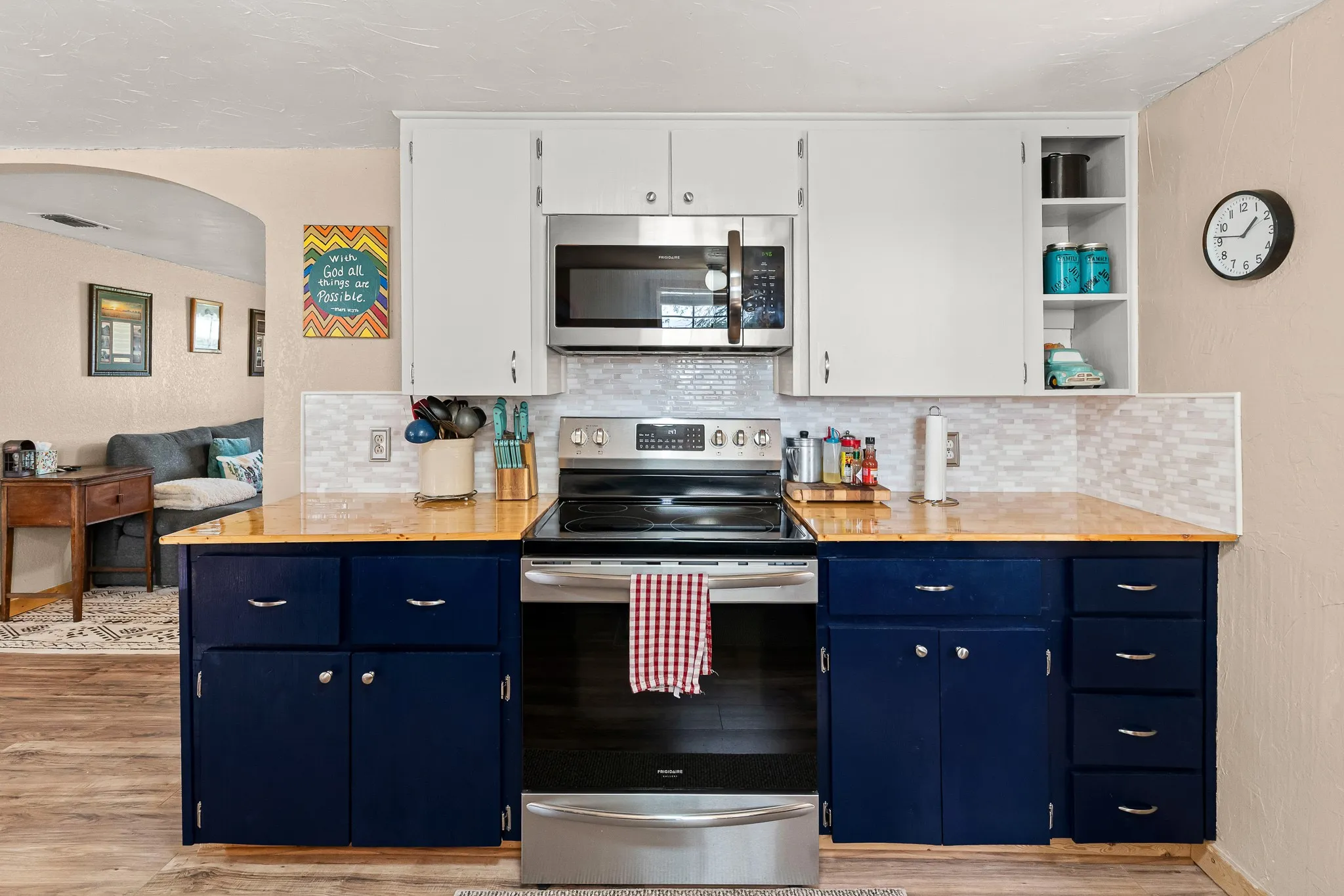 Single Family Residence For Sale in Parker County , 108 Paige Street, Weatherford, Texas 76088, 3 Bedroom, 2 Bathroom, 2 Garage spaces, 1,749 Sqft, built in 1984, Preowned, mls#21216477, Real Estate Agent in Weatherford, Homes For Sale in Parker county, Homes For Sale in Weatherford, Realtor in Weatherford Texas, Real Estate Brokerage Independent Realty Texas, Luminita Cordes Realtor