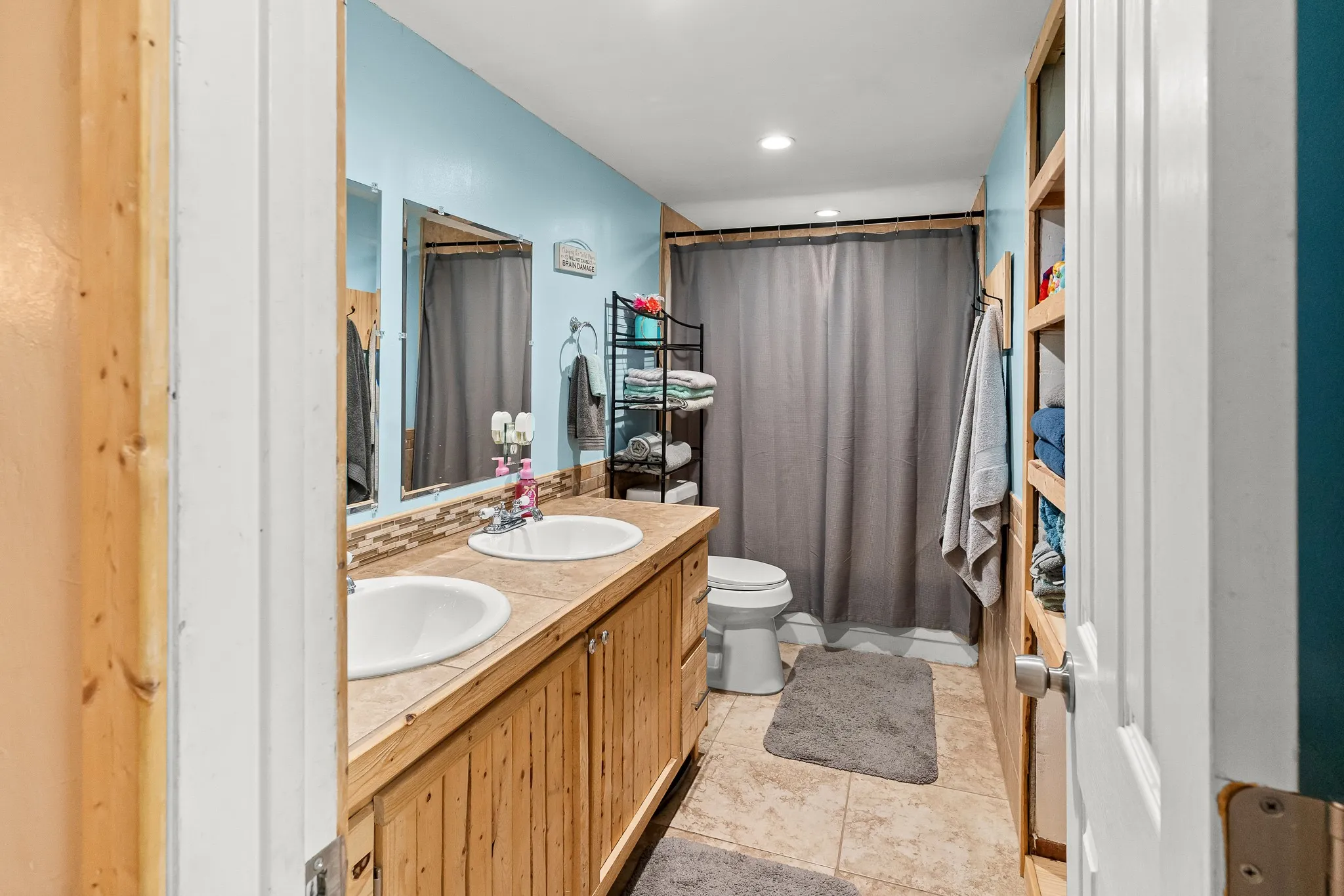 Single Family Residence For Sale in Parker County , 108 Paige Street, Weatherford, Texas 76088, 3 Bedroom, 2 Bathroom, 2 Garage spaces, 1,749 Sqft, built in 1984, Preowned, mls#21216477, Real Estate Agent in Weatherford, Homes For Sale in Parker county, Homes For Sale in Weatherford, Realtor in Weatherford Texas, Real Estate Brokerage Independent Realty Texas, Luminita Cordes Realtor