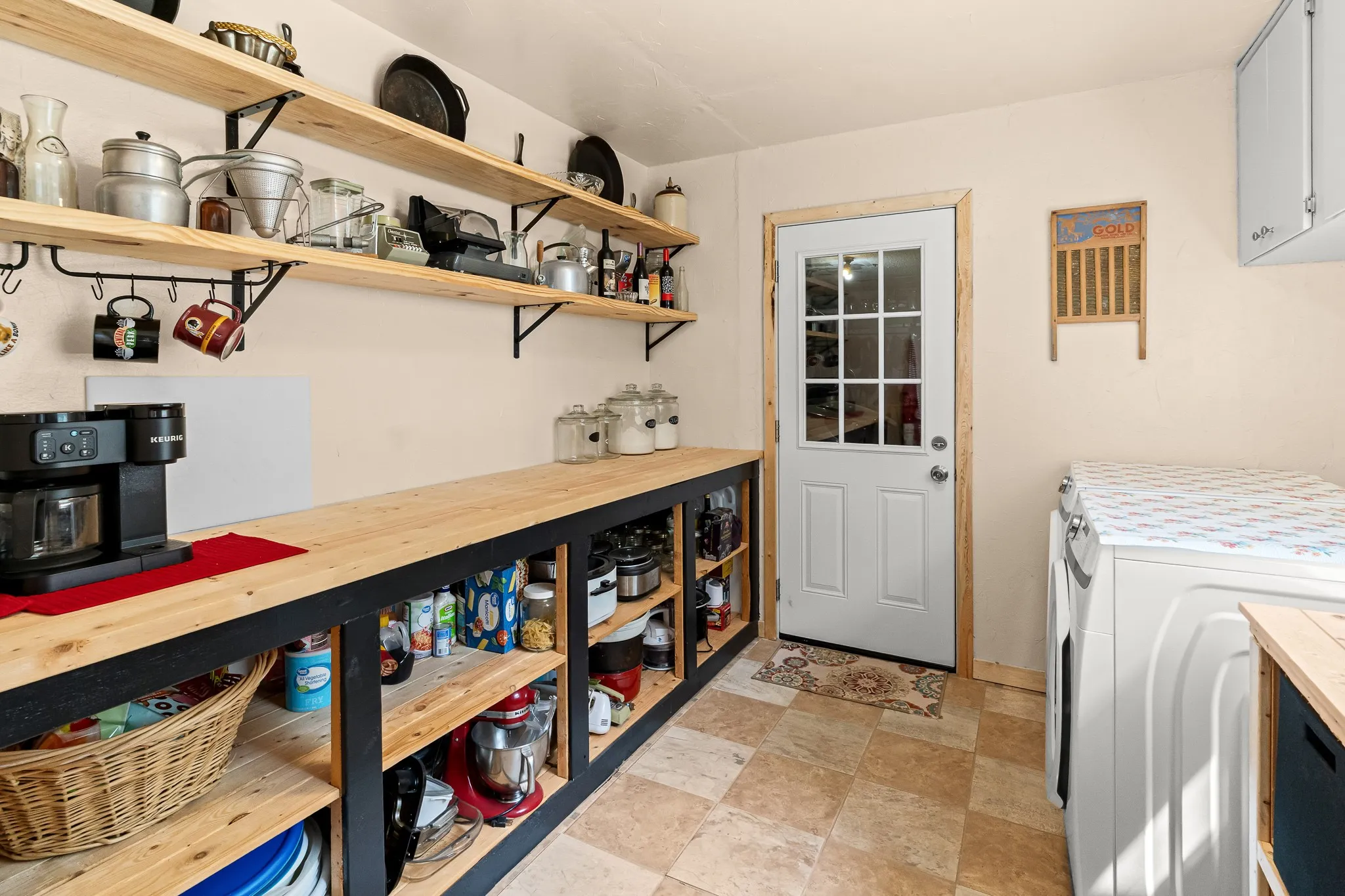 Single Family Residence For Sale in Parker County , 108 Paige Street, Weatherford, Texas 76088, 3 Bedroom, 2 Bathroom, 2 Garage spaces, 1,749 Sqft, built in 1984, Preowned, mls#21216477, Real Estate Agent in Weatherford, Homes For Sale in Parker county, Homes For Sale in Weatherford, Realtor in Weatherford Texas, Real Estate Brokerage Independent Realty Texas, Luminita Cordes Realtor