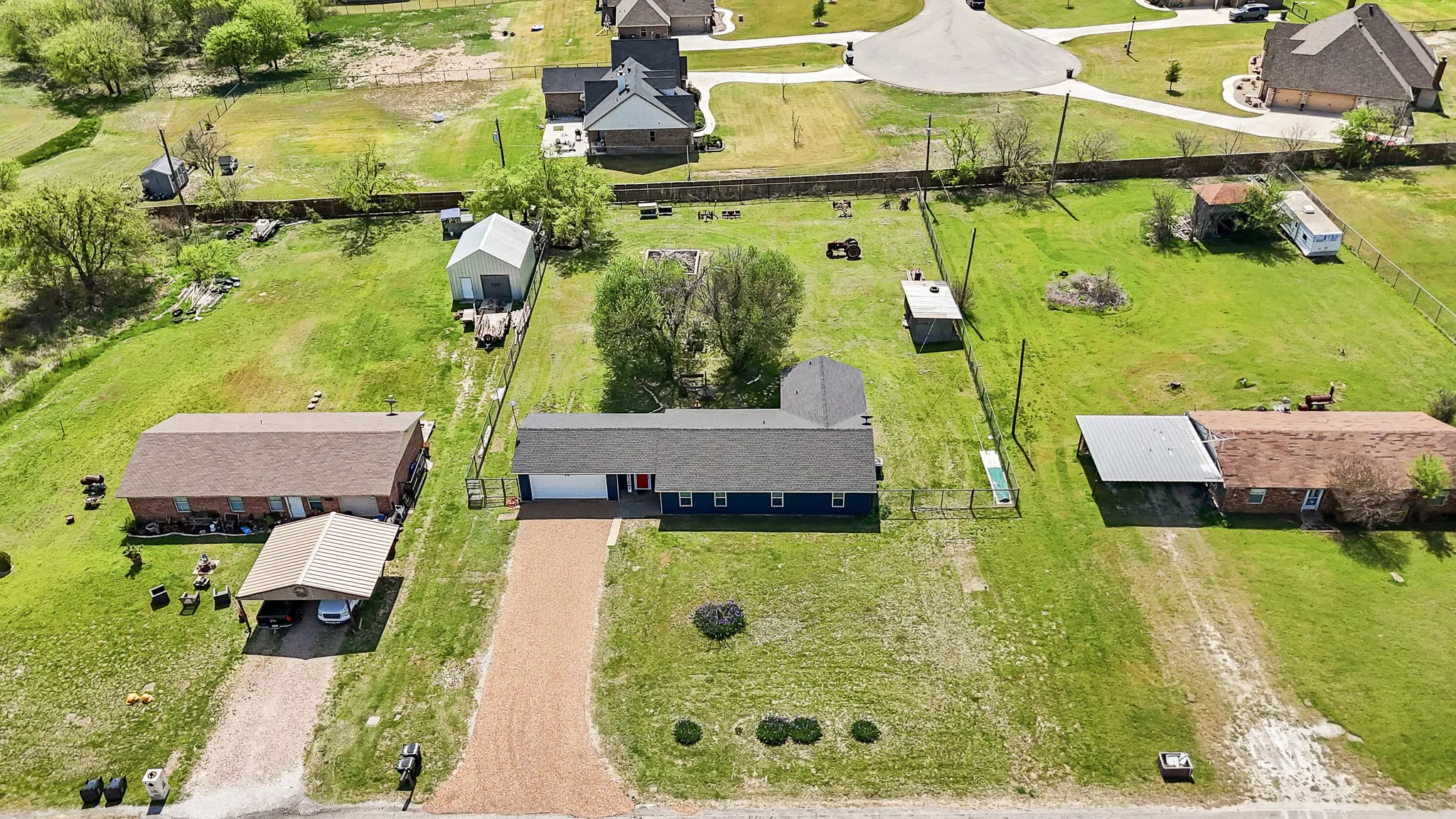 Single Family Residence For Sale in Parker County , 108 Paige Street, Weatherford, Texas 76088, 3 Bedroom, 2 Bathroom, 2 Garage spaces, 1,749 Sqft, built in 1984, Preowned, mls#21216477, Real Estate Agent in Weatherford, Homes For Sale in Parker county, Homes For Sale in Weatherford, Realtor in Weatherford Texas, Real Estate Brokerage Independent Realty Texas, Luminita Cordes Realtor