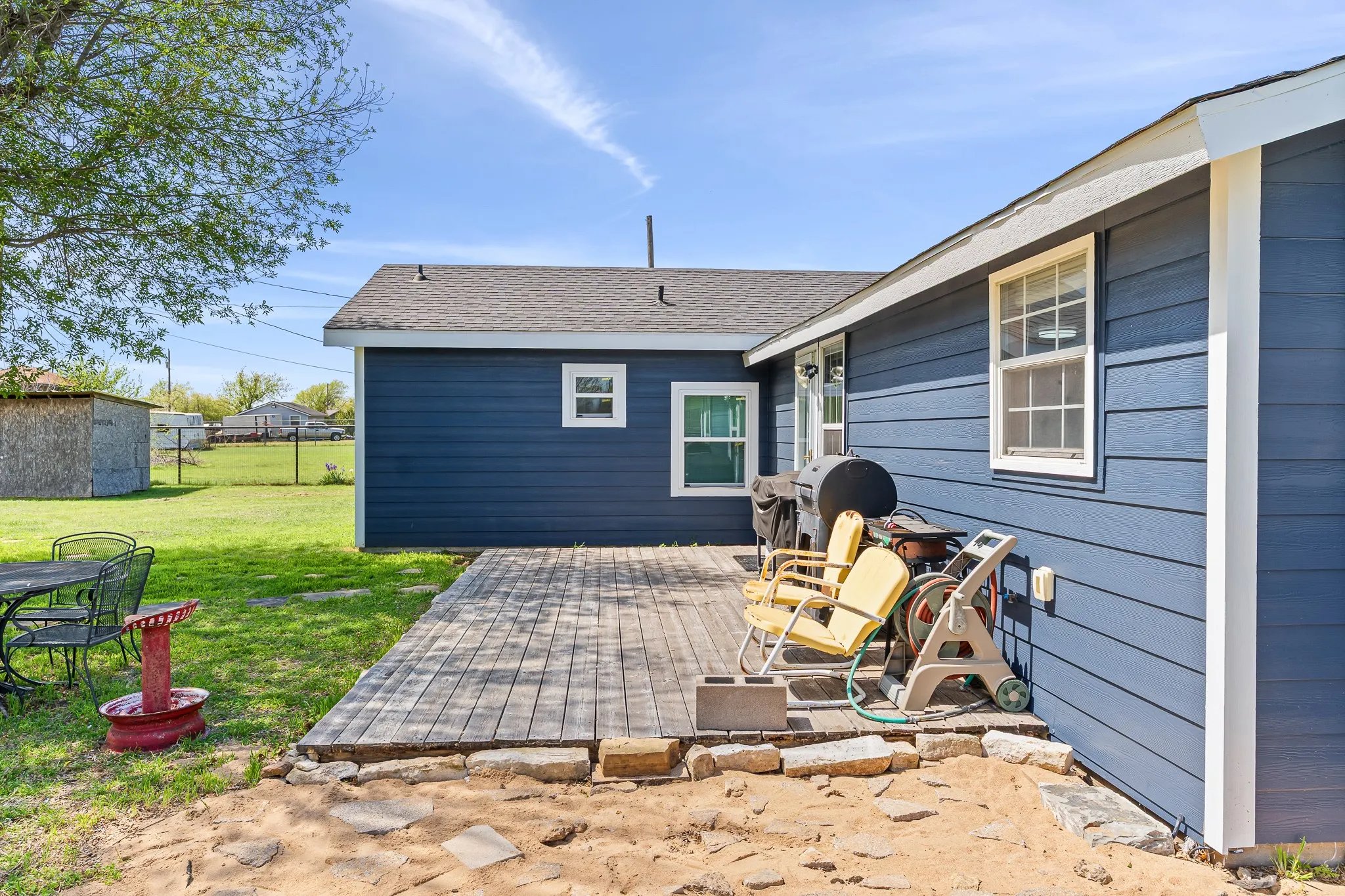 Single Family Residence For Sale in Parker County , 108 Paige Street, Weatherford, Texas 76088, 3 Bedroom, 2 Bathroom, 2 Garage spaces, 1,749 Sqft, built in 1984, Preowned, mls#21216477, Real Estate Agent in Weatherford, Homes For Sale in Parker county, Homes For Sale in Weatherford, Realtor in Weatherford Texas, Real Estate Brokerage Independent Realty Texas, Luminita Cordes Realtor
