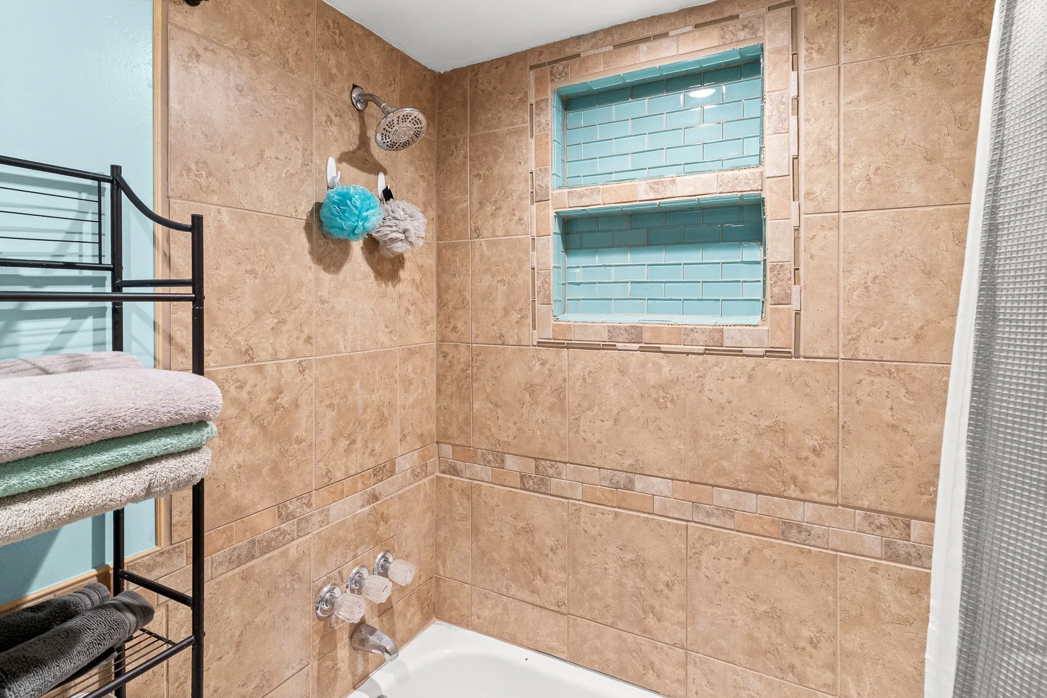 Single Family Residence For Sale in Parker County , 108 Paige Street, Weatherford, Texas 76088, 3 Bedroom, 2 Bathroom, 2 Garage spaces, 1,749 Sqft, built in 1984, Preowned, mls#21216477, Real Estate Agent in Weatherford, Homes For Sale in Parker county, Homes For Sale in Weatherford, Realtor in Weatherford Texas, Real Estate Brokerage Independent Realty Texas, Luminita Cordes Realtor