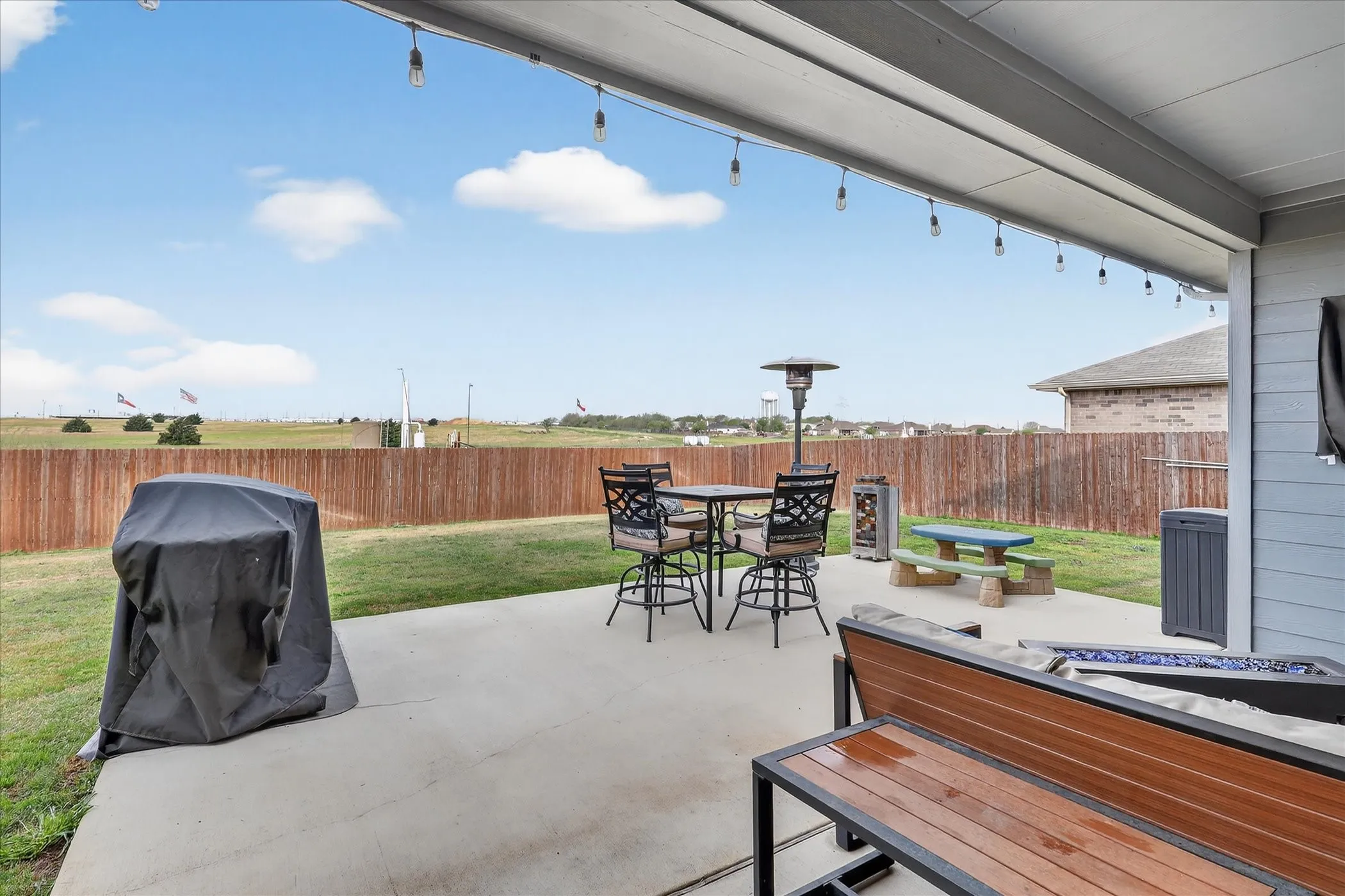 Single Family Residence For Sale in Johnson County , 1721 Zilker Park Trail, Alvarado, Texas 76009, 4 Bedroom, 3 Bathroom, 2 Garage spaces, 2,605 Sqft, built in 2023, mls#21218141, Real Estate Agent in Alvarado, Homes For Sale in Johnson county, Homes For Sale in Alvarado, Realtor in Alvarado Texas, Real Estate Brokerage Independent Realty Texas, Luminita Cordes Realtor