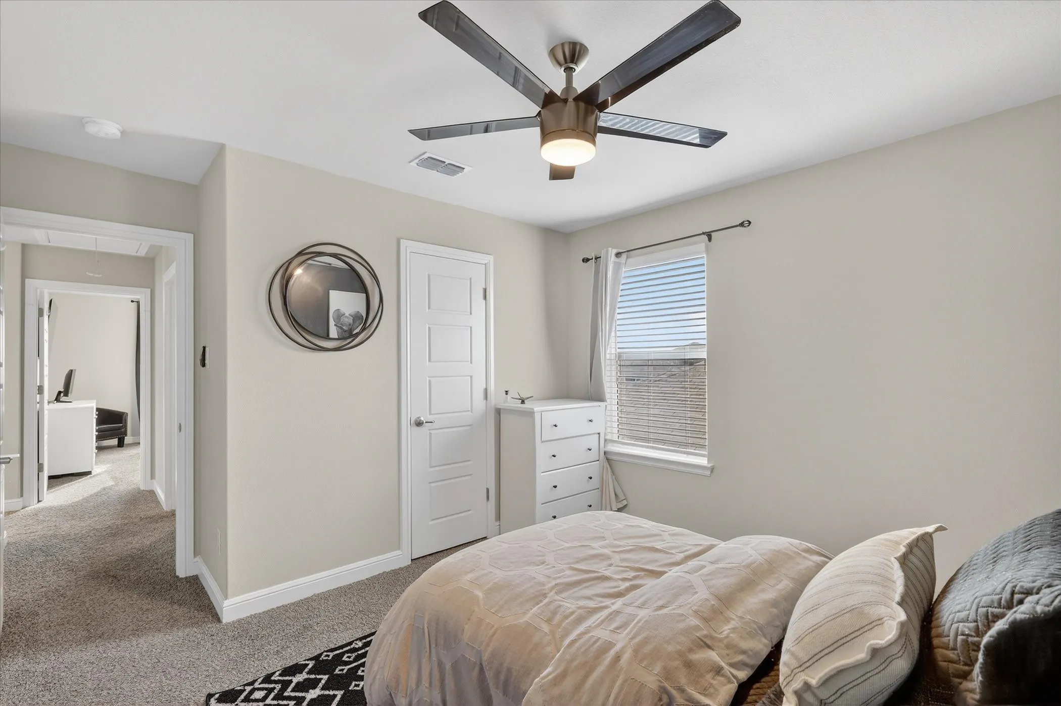 Single Family Residence For Sale in Johnson County , 1721 Zilker Park Trail, Alvarado, Texas 76009, 4 Bedroom, 3 Bathroom, 2 Garage spaces, 2,605 Sqft, built in 2023, mls#21218141, Real Estate Agent in Alvarado, Homes For Sale in Johnson county, Homes For Sale in Alvarado, Realtor in Alvarado Texas, Real Estate Brokerage Independent Realty Texas, Luminita Cordes Realtor