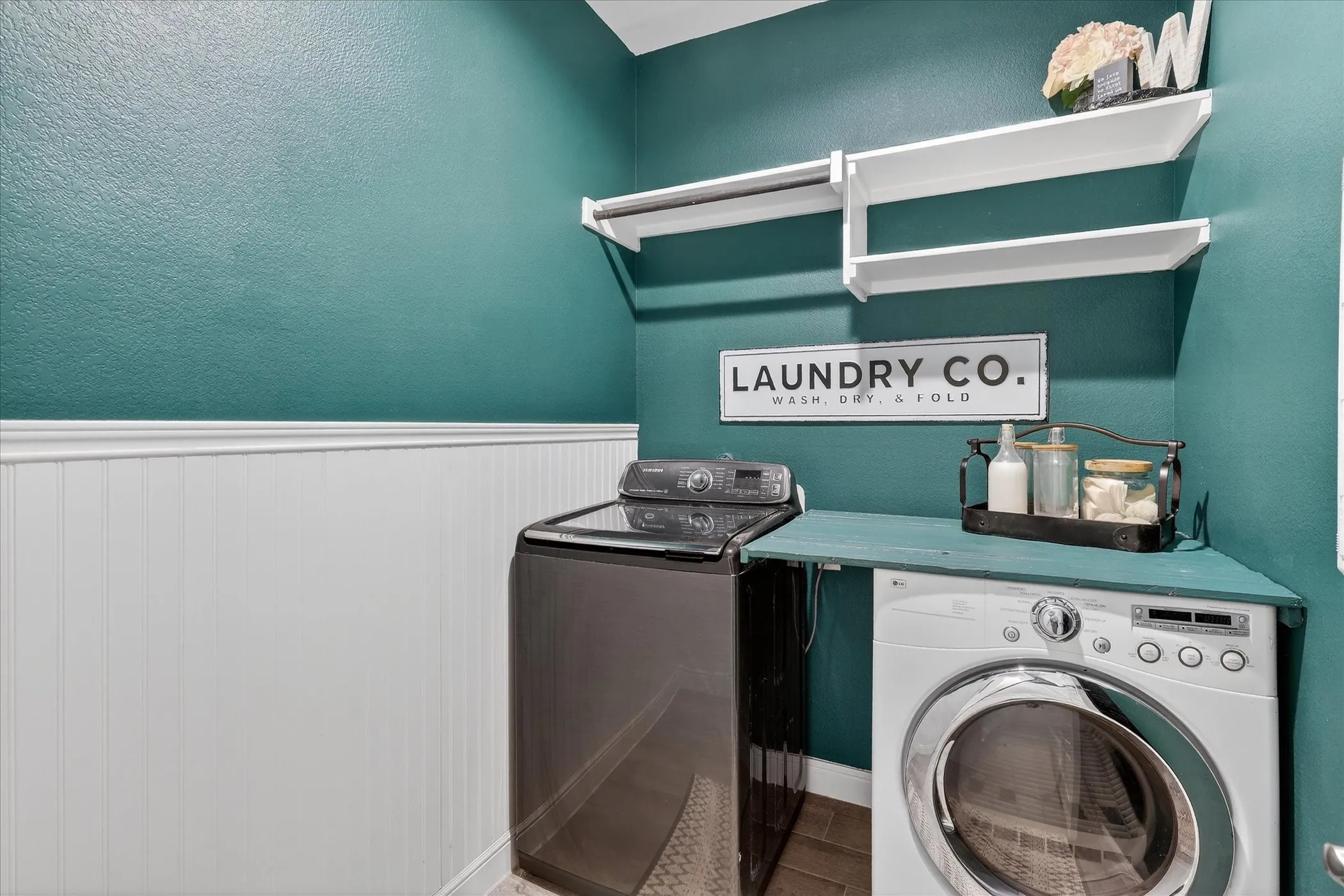 Single Family Residence For Sale in Johnson County , 1721 Zilker Park Trail, Alvarado, Texas 76009, 4 Bedroom, 3 Bathroom, 2 Garage spaces, 2,605 Sqft, built in 2023, mls#21218141, Real Estate Agent in Alvarado, Homes For Sale in Johnson county, Homes For Sale in Alvarado, Realtor in Alvarado Texas, Real Estate Brokerage Independent Realty Texas, Luminita Cordes Realtor
