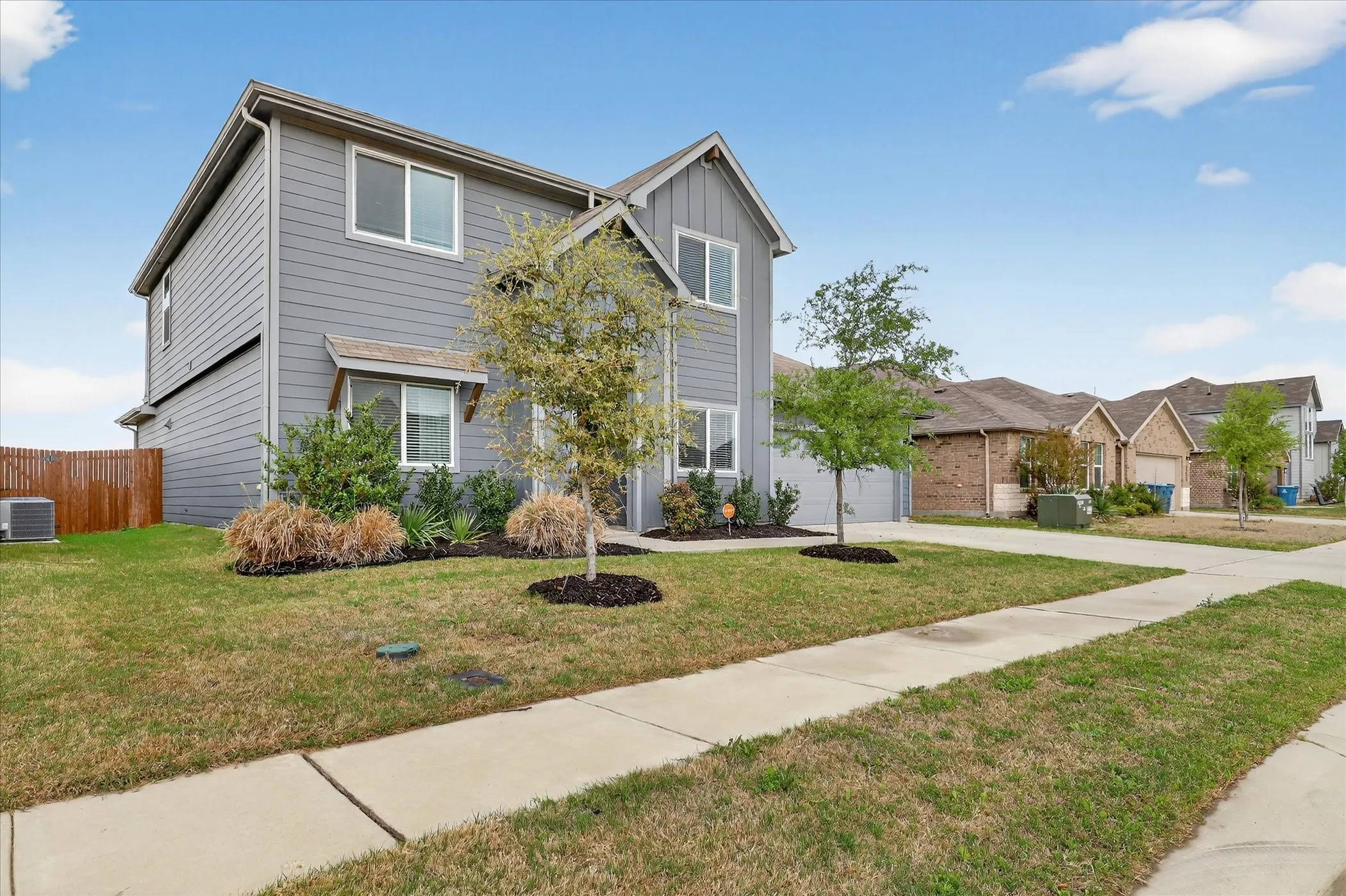 Single Family Residence For Sale in Johnson County , 1721 Zilker Park Trail, Alvarado, Texas 76009, 4 Bedroom, 3 Bathroom, 2 Garage spaces, 2,605 Sqft, built in 2023, mls#21218141, Real Estate Agent in Alvarado, Homes For Sale in Johnson county, Homes For Sale in Alvarado, Realtor in Alvarado Texas, Real Estate Brokerage Independent Realty Texas, Luminita Cordes Realtor