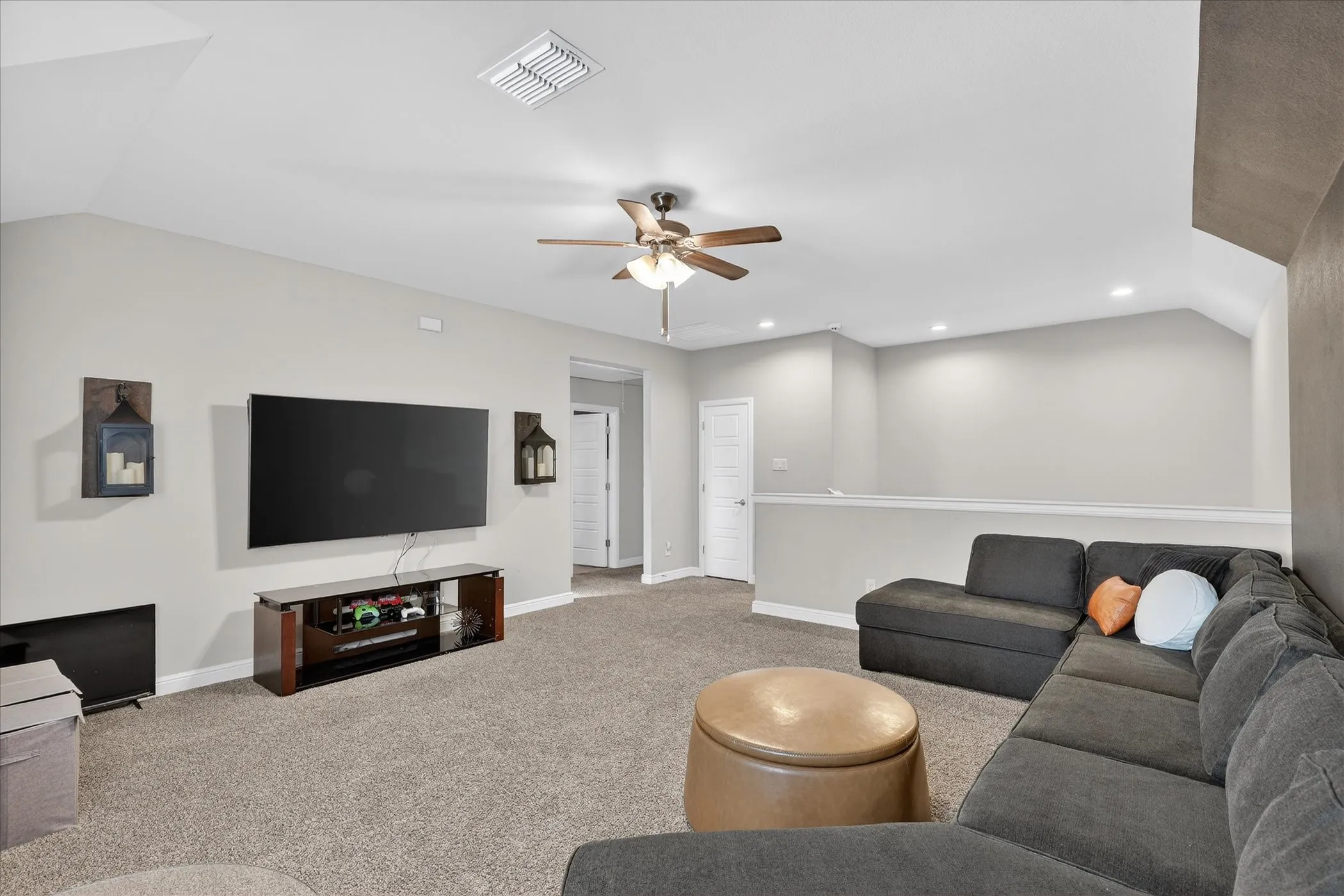 Single Family Residence For Sale in Johnson County , 1721 Zilker Park Trail, Alvarado, Texas 76009, 4 Bedroom, 3 Bathroom, 2 Garage spaces, 2,605 Sqft, built in 2023, mls#21218141, Real Estate Agent in Alvarado, Homes For Sale in Johnson county, Homes For Sale in Alvarado, Realtor in Alvarado Texas, Real Estate Brokerage Independent Realty Texas, Luminita Cordes Realtor