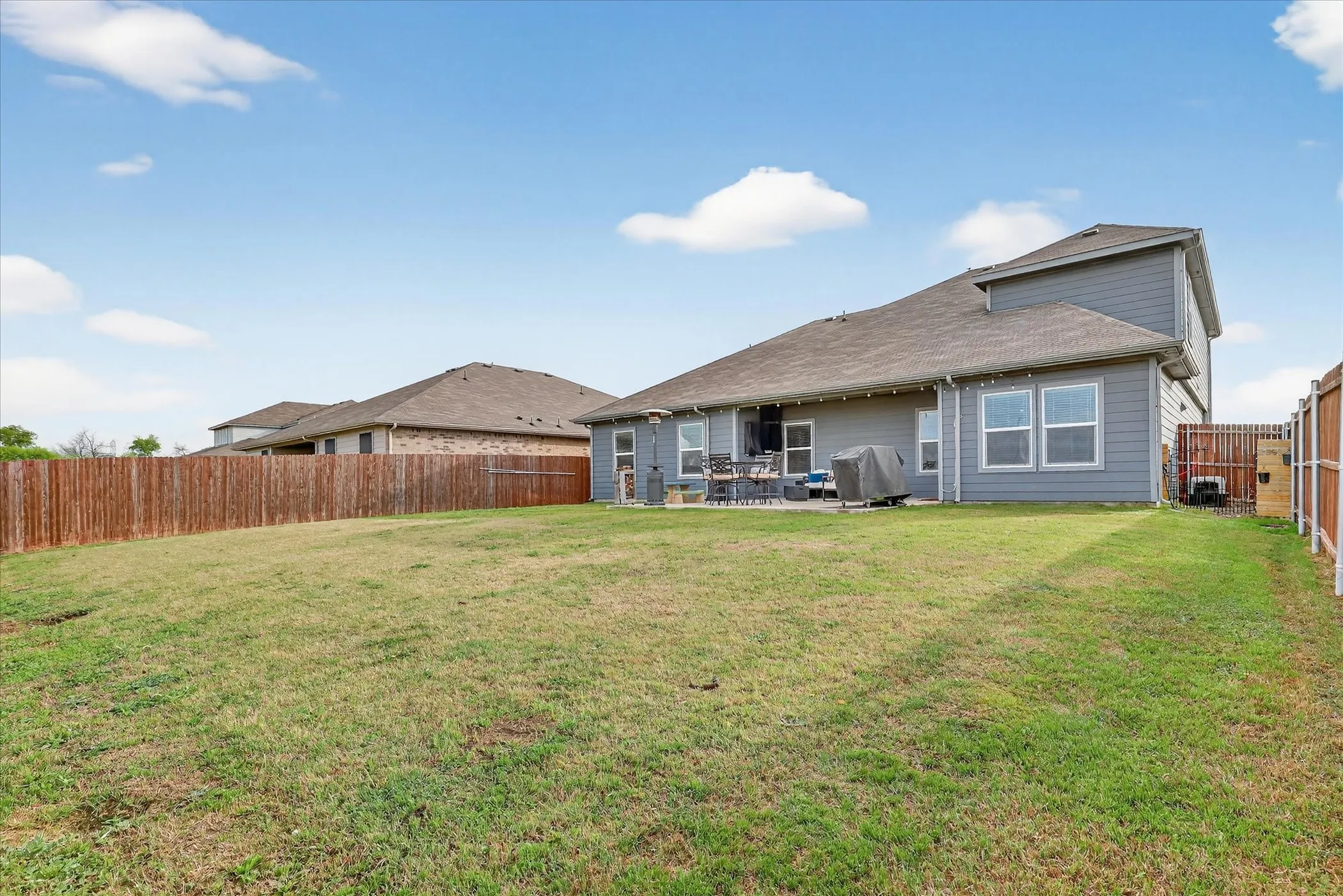 Single Family Residence For Sale in Johnson County , 1721 Zilker Park Trail, Alvarado, Texas 76009, 4 Bedroom, 3 Bathroom, 2 Garage spaces, 2,605 Sqft, built in 2023, mls#21218141, Real Estate Agent in Alvarado, Homes For Sale in Johnson county, Homes For Sale in Alvarado, Realtor in Alvarado Texas, Real Estate Brokerage Independent Realty Texas, Luminita Cordes Realtor