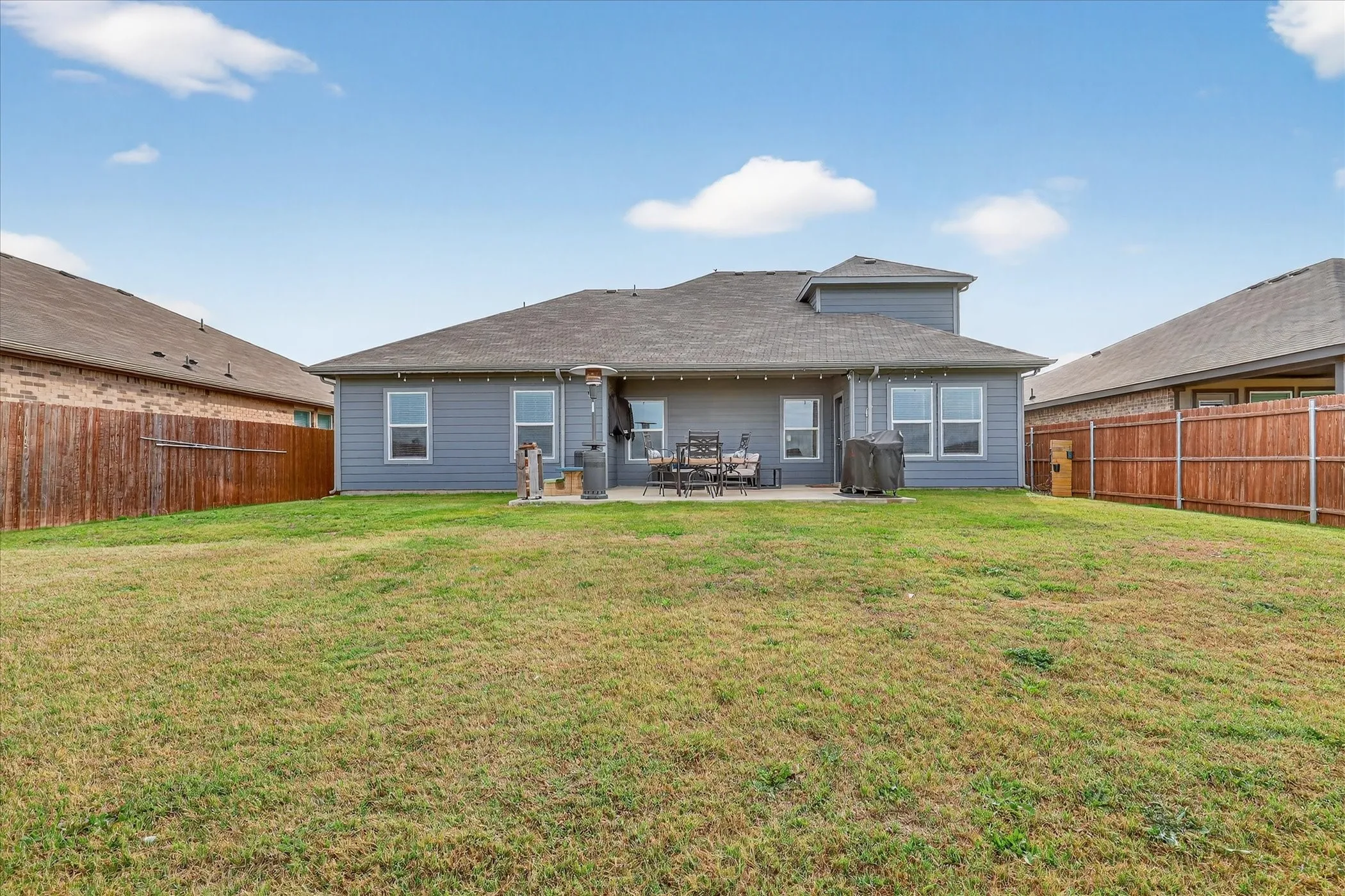 Single Family Residence For Sale in Johnson County , 1721 Zilker Park Trail, Alvarado, Texas 76009, 4 Bedroom, 3 Bathroom, 2 Garage spaces, 2,605 Sqft, built in 2023, mls#21218141, Real Estate Agent in Alvarado, Homes For Sale in Johnson county, Homes For Sale in Alvarado, Realtor in Alvarado Texas, Real Estate Brokerage Independent Realty Texas, Luminita Cordes Realtor