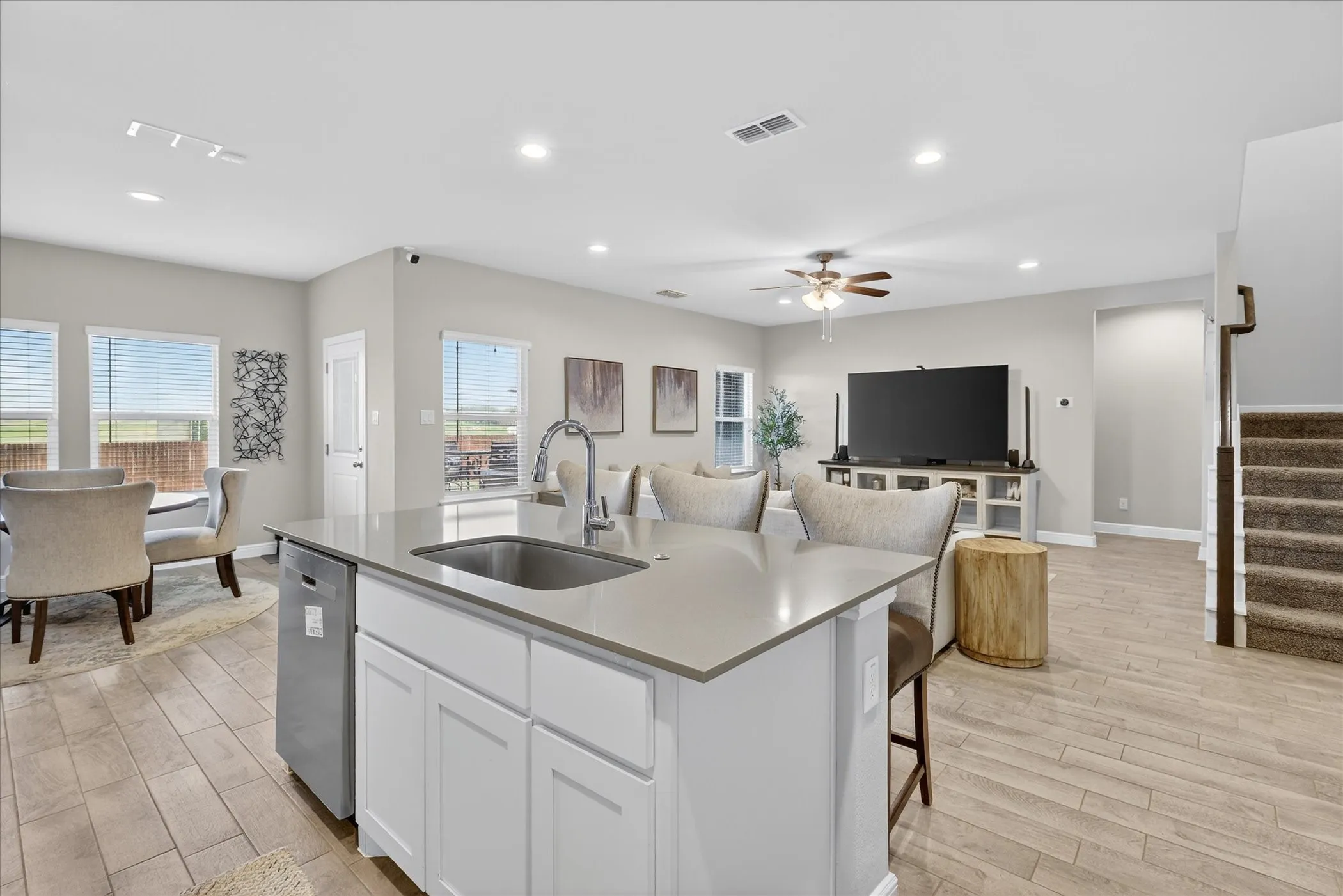 Single Family Residence For Sale in Johnson County , 1721 Zilker Park Trail, Alvarado, Texas 76009, 4 Bedroom, 3 Bathroom, 2 Garage spaces, 2,605 Sqft, built in 2023, mls#21218141, Real Estate Agent in Alvarado, Homes For Sale in Johnson county, Homes For Sale in Alvarado, Realtor in Alvarado Texas, Real Estate Brokerage Independent Realty Texas, Luminita Cordes Realtor