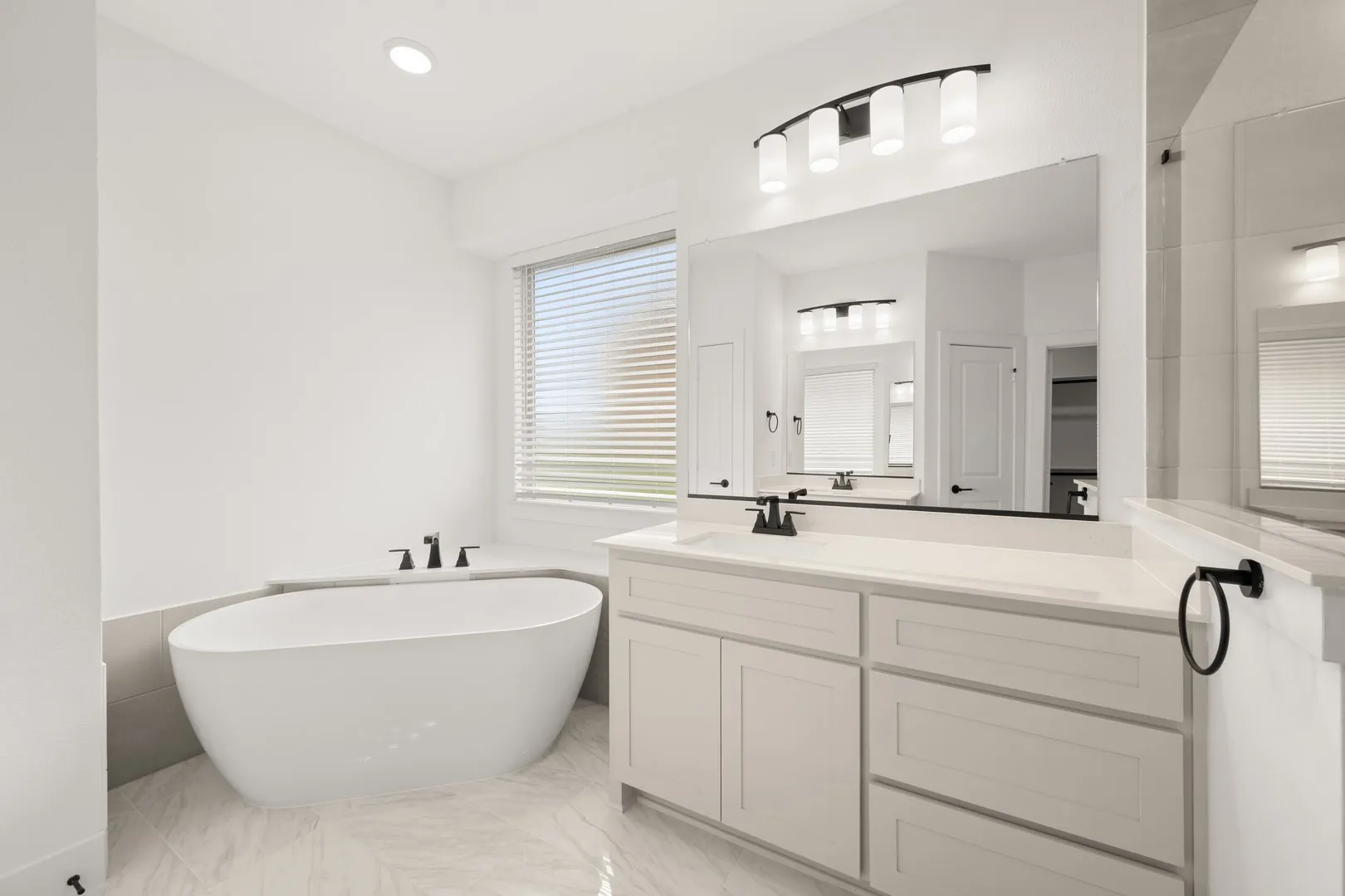 1001 Hidden Lake- Primary Suite-4