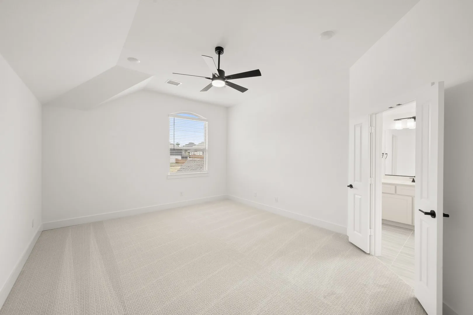 1001 Hidden Lake- Secondary Suite-1