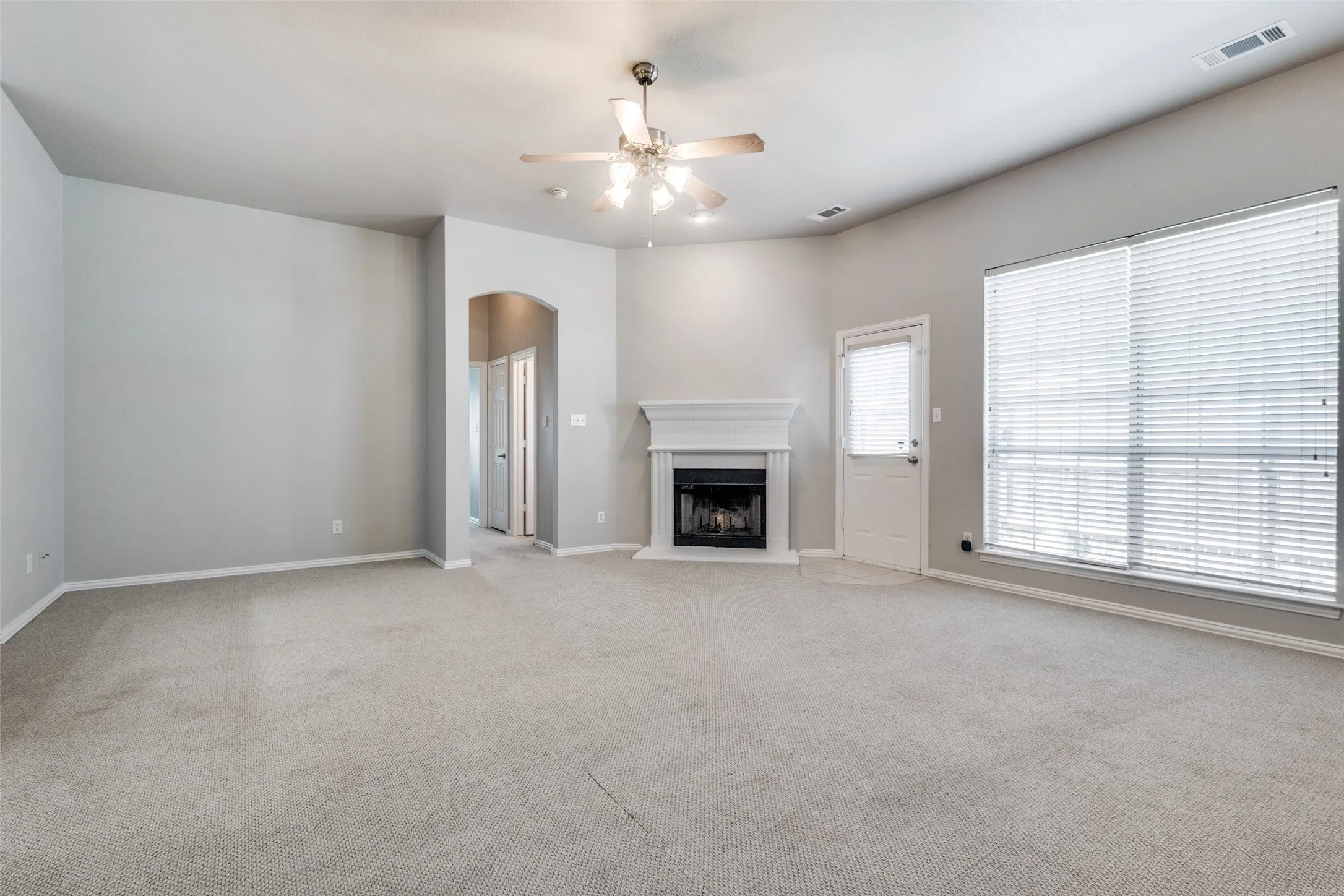 RECENTLY PAINTED~OPEN FLOOR PLAN~