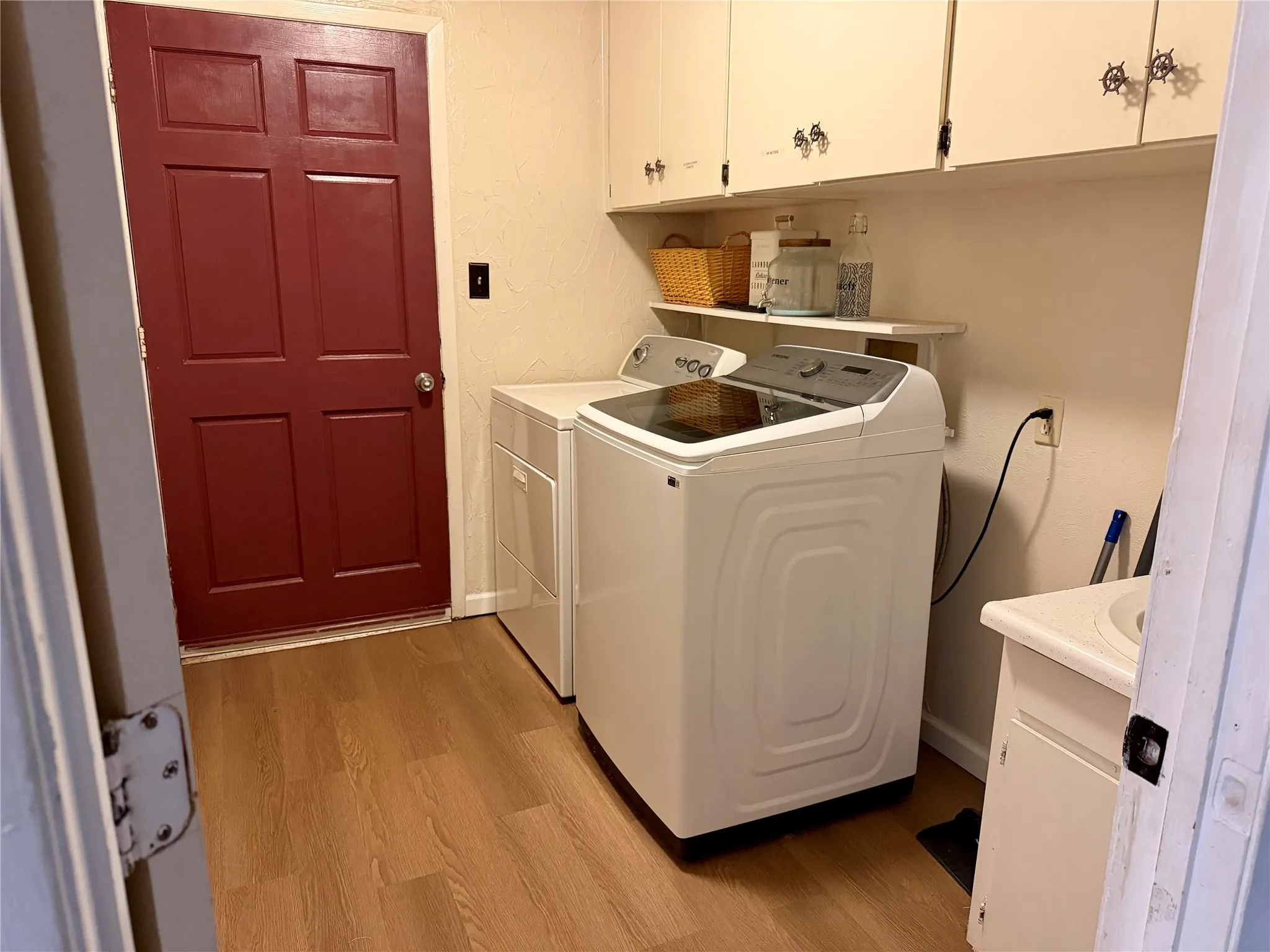 Single Family Residence For Sale in Parker County , 440 Hillcroft Drive, Weatherford, Texas 76087, 3 Bedrooms, 2 Bathrooms, Garage spaces, 1,390 Sqft, built in 1984, Price $255,000, mls#21219058, Real Estate Agent in Weatherford, Homes For Sale in Parker county, Homes For Sale in Weatherford, Realtor in Weatherford Texas, Real Estate Brokerage Independent Realty Texas, Luminita Cordes Realtor