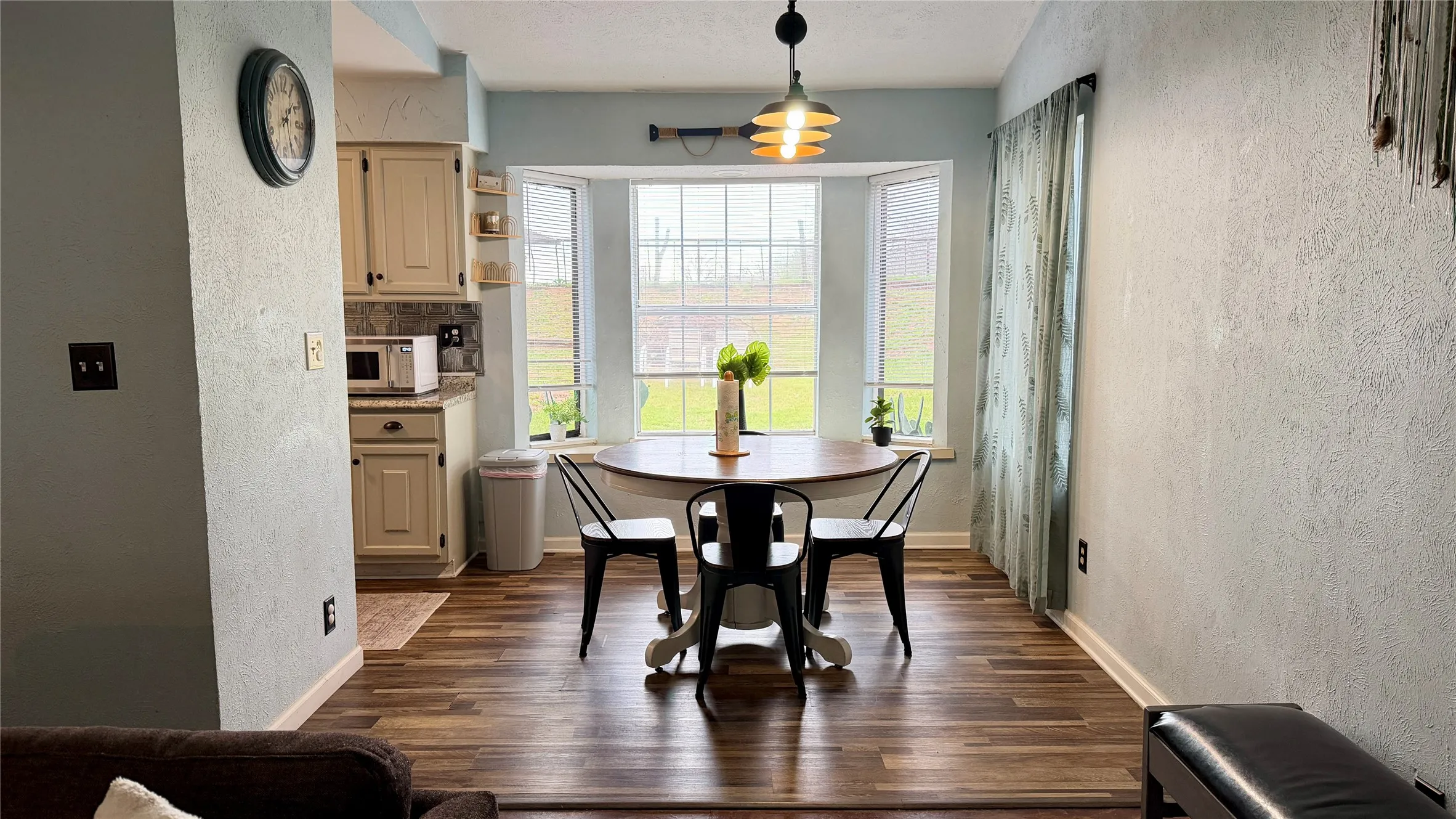 Single Family Residence For Sale in Parker County , 440 Hillcroft Drive, Weatherford, Texas 76087, 3 Bedrooms, 2 Bathrooms, Garage spaces, 1,390 Sqft, built in 1984, Price $255,000, mls#21219058, Real Estate Agent in Weatherford, Homes For Sale in Parker county, Homes For Sale in Weatherford, Realtor in Weatherford Texas, Real Estate Brokerage Independent Realty Texas, Luminita Cordes Realtor