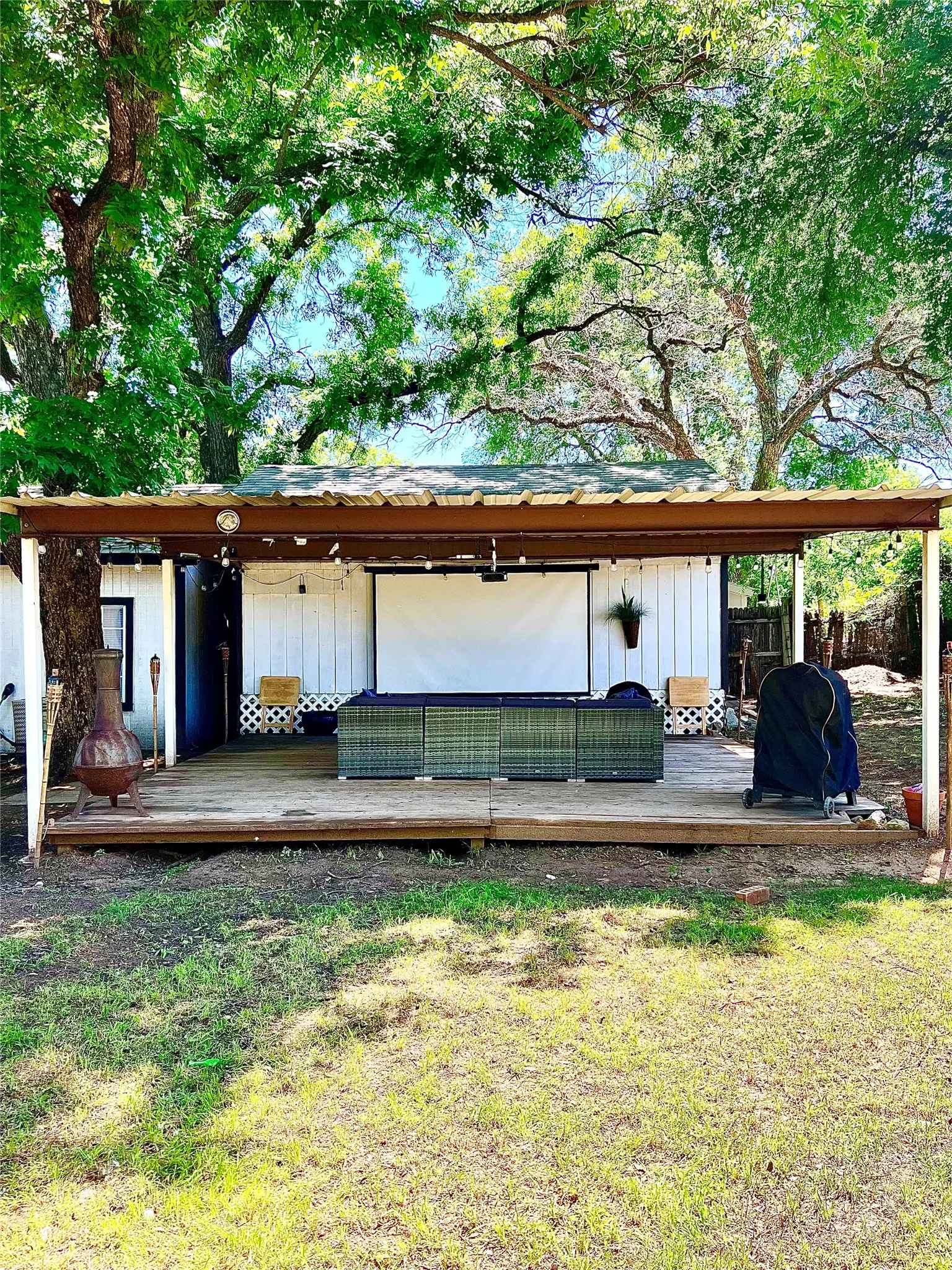 Single Family Residence For Sale in Parker County , 440 Hillcroft Drive, Weatherford, Texas 76087, 3 Bedrooms, 2 Bathrooms, Garage spaces, 1,390 Sqft, built in 1984, Price $255,000, mls#21219058, Real Estate Agent in Weatherford, Homes For Sale in Parker county, Homes For Sale in Weatherford, Realtor in Weatherford Texas, Real Estate Brokerage Independent Realty Texas, Luminita Cordes Realtor
