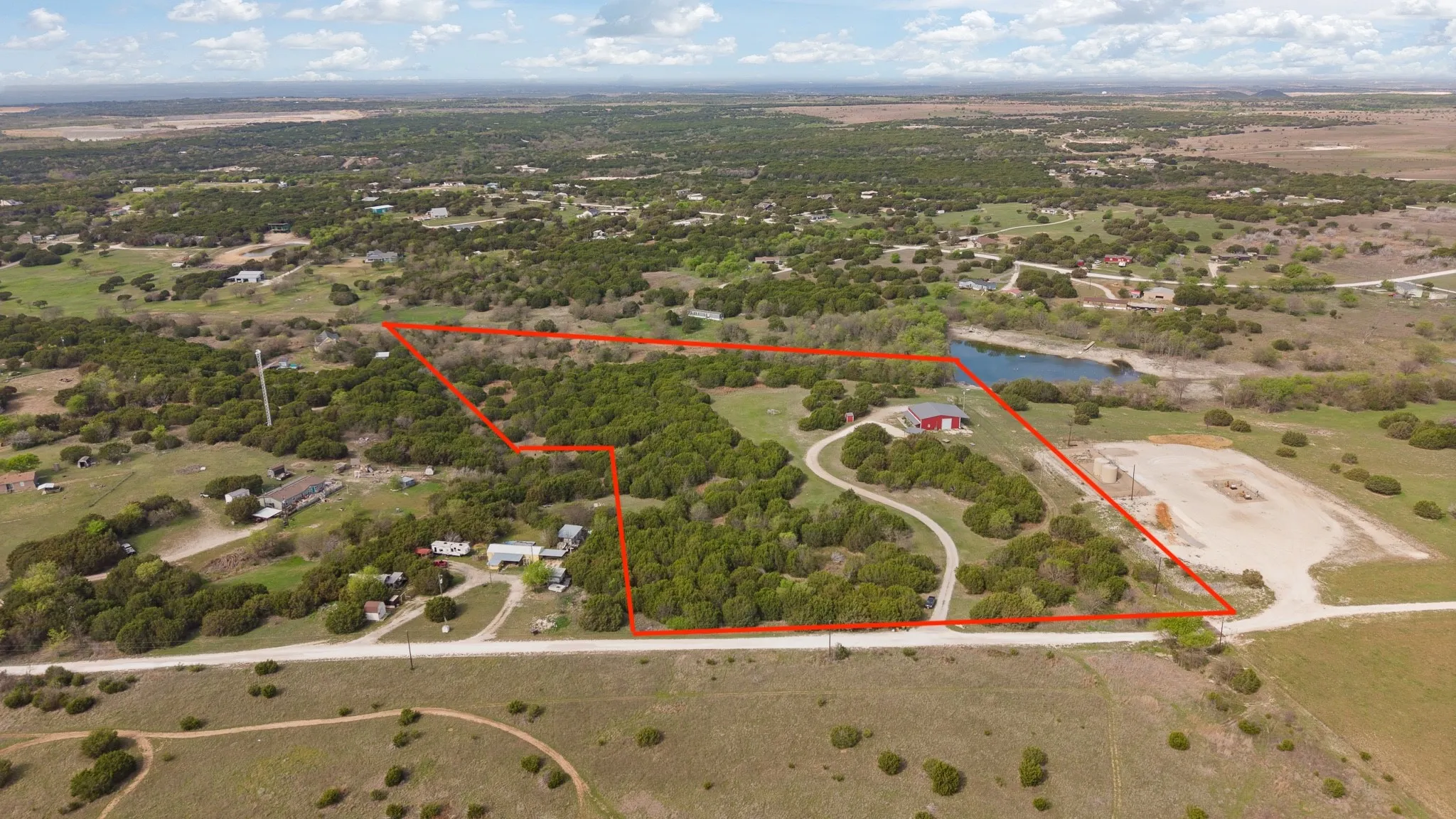 Single Family Residence For Sale in Johnson County , 420 Overlook Drive, Cleburne, Texas 76033, 3 Bedroom, 2 Bathroom, 2 Garage spaces, 2,240 Sqft, built in 2018, Price $625,000, mls#21219059, Real Estate Agent in Cleburne, Homes For Sale in Johnson county, Homes For Sale in Cleburne, Realtor in Cleburne Texas, Real Estate Brokerage Independent Realty Texas, Luminita Cordes Realtor