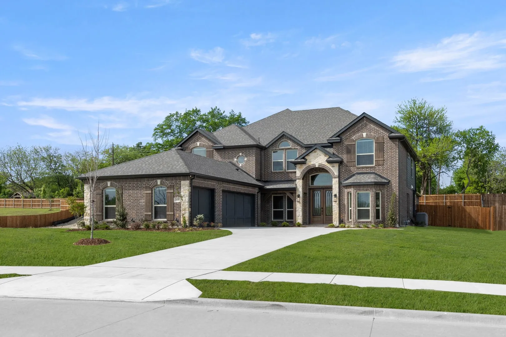 1115 Willow Lake-Front-2