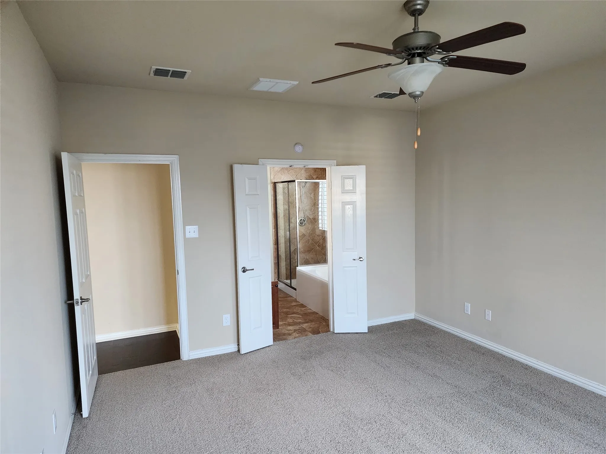Single Family Residence For Rent in Tarrant County , 14028 Zippo Way, Fort Worth, Texas 76052, 4 Bedroom, 4 Bathroom, 2 Garage spaces, 2,809 Sqft, built in 2010, mls#21216748, Real Estate Agent in Fort Worth, Homes For Rent in Tarrant county, Homes For Rent in Fort Worth, Realtor in Fort Worth Texas, Real Estate Brokerage Independent Realty Texas, Luminita Cordes Realtor