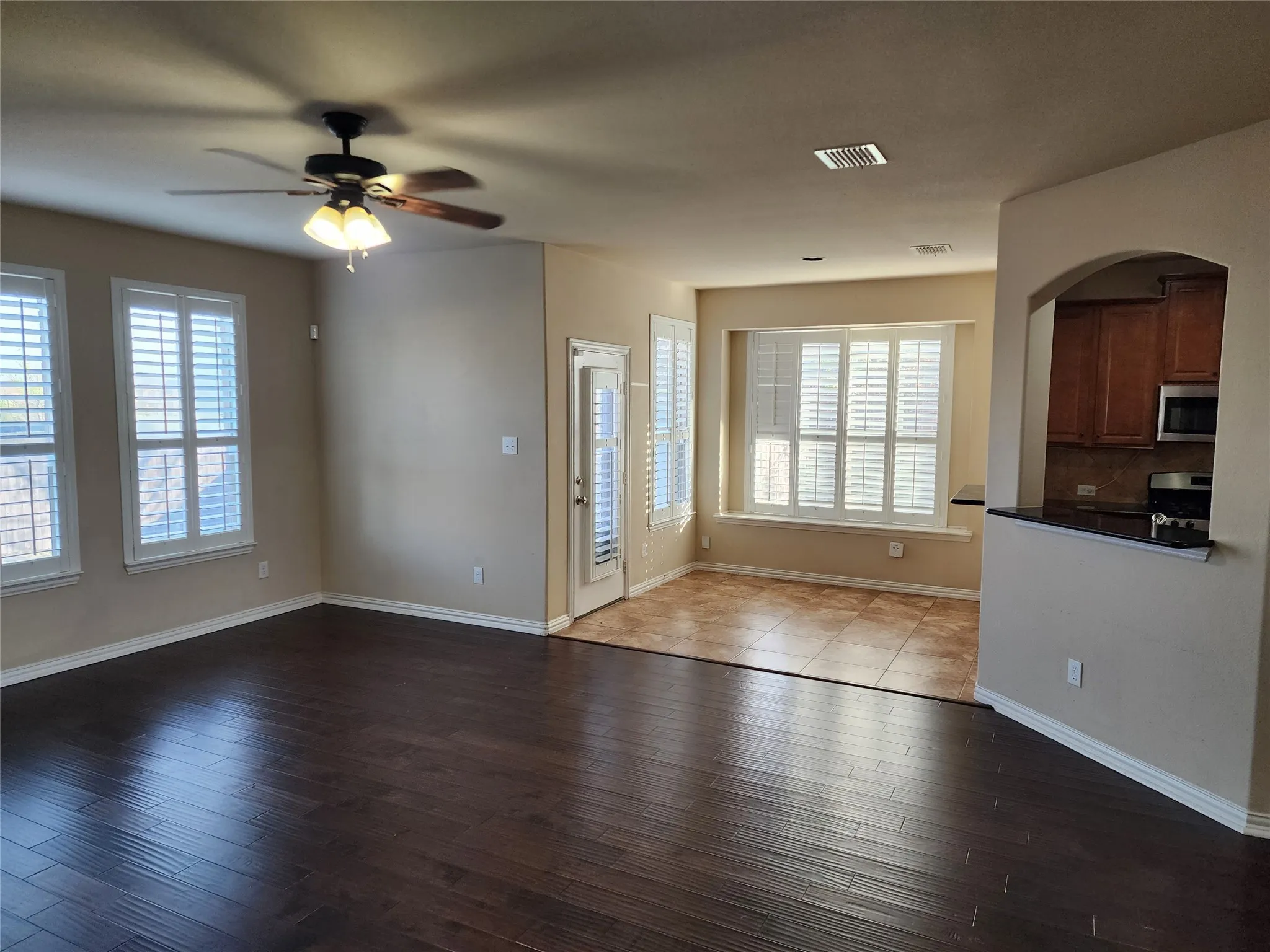 Single Family Residence For Rent in Tarrant County , 14028 Zippo Way, Fort Worth, Texas 76052, 4 Bedroom, 4 Bathroom, 2 Garage spaces, 2,809 Sqft, built in 2010, mls#21216748, Real Estate Agent in Fort Worth, Homes For Rent in Tarrant county, Homes For Rent in Fort Worth, Realtor in Fort Worth Texas, Real Estate Brokerage Independent Realty Texas, Luminita Cordes Realtor