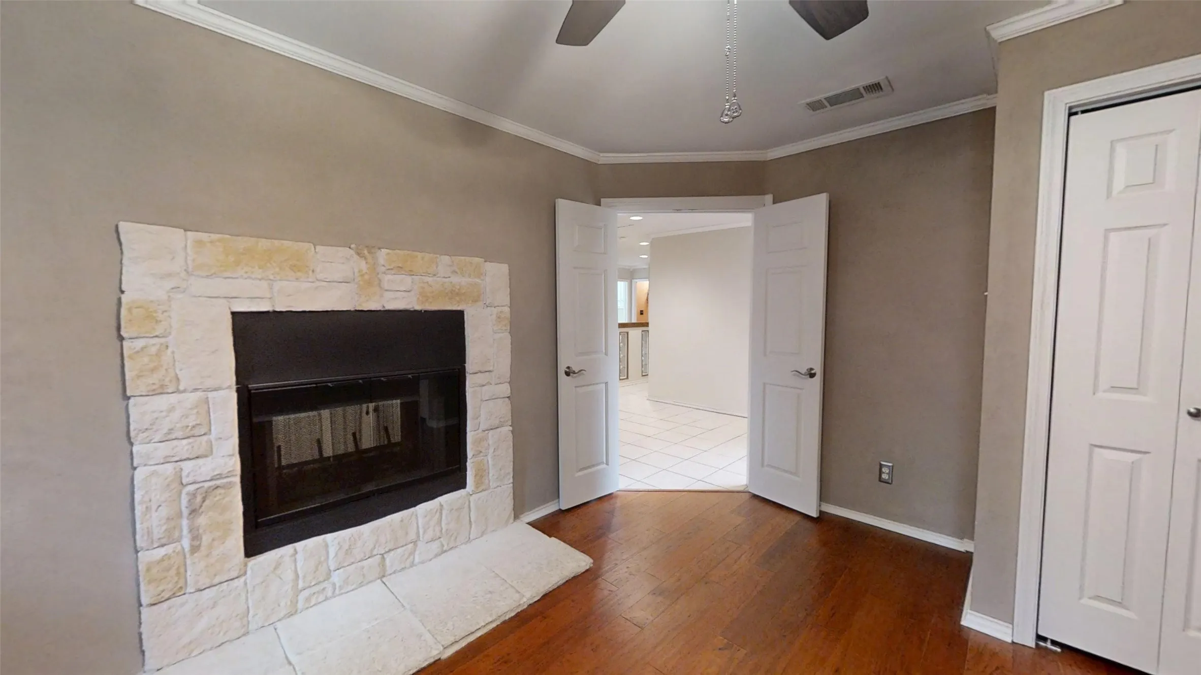 Single Family Residence For Sale in Hood County , 4601 Steepleridge Trail, Granbury, Texas 76048, 3 Bedroom, 3 Bathroom, 2 Garage spaces, 2,510 Sqft, built in 1998, Preowned, mls#21219064, Real Estate Agent in Granbury, Homes For Sale in Hood county, Homes For Sale in Granbury, Realtor in Granbury Texas, Real Estate Brokerage Independent Realty Texas, Luminita Cordes Realtor