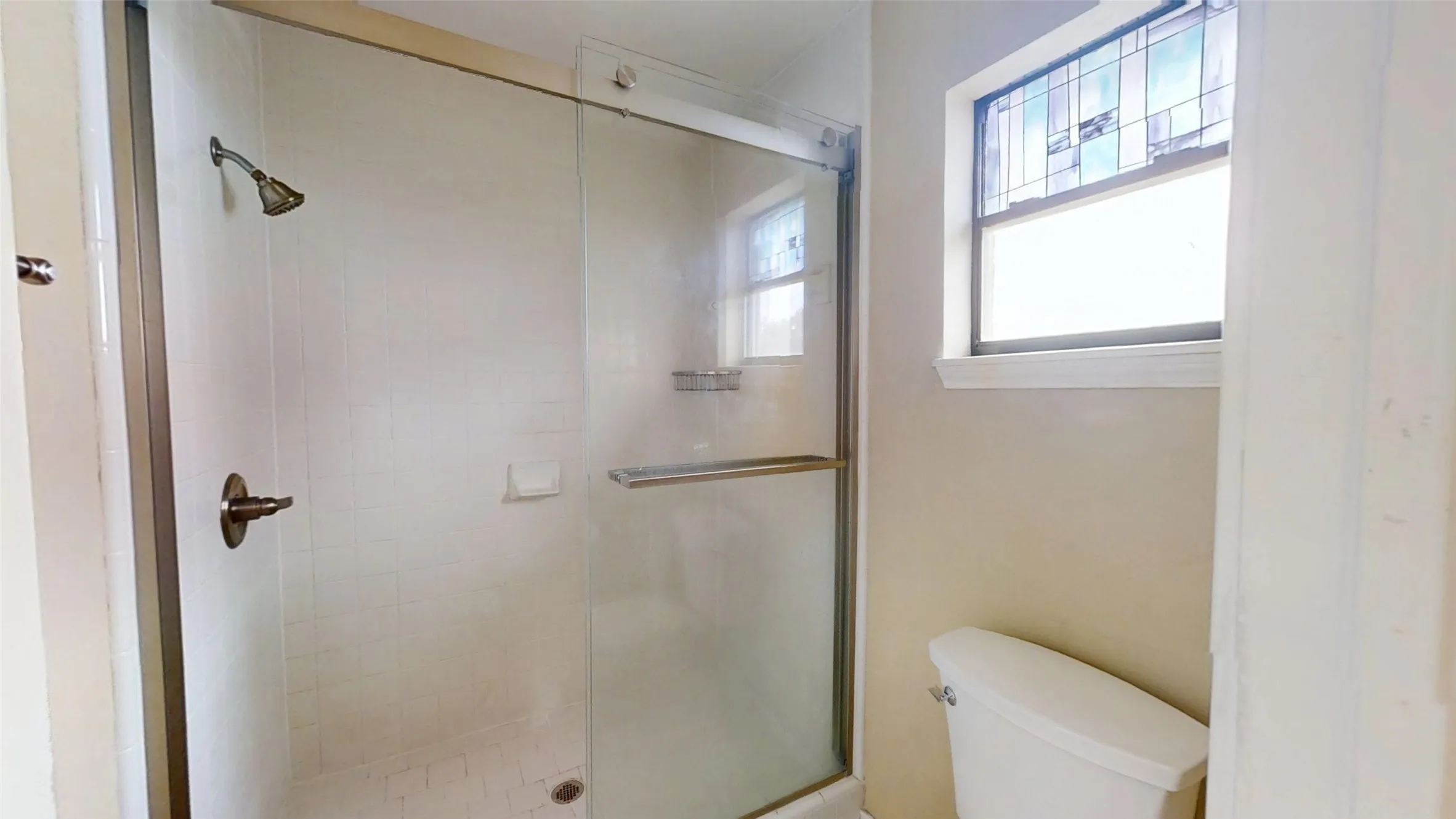 Single Family Residence For Sale in Hood County , 4601 Steepleridge Trail, Granbury, Texas 76048, 3 Bedroom, 3 Bathroom, 2 Garage spaces, 2,510 Sqft, built in 1998, Preowned, mls#21219064, Real Estate Agent in Granbury, Homes For Sale in Hood county, Homes For Sale in Granbury, Realtor in Granbury Texas, Real Estate Brokerage Independent Realty Texas, Luminita Cordes Realtor