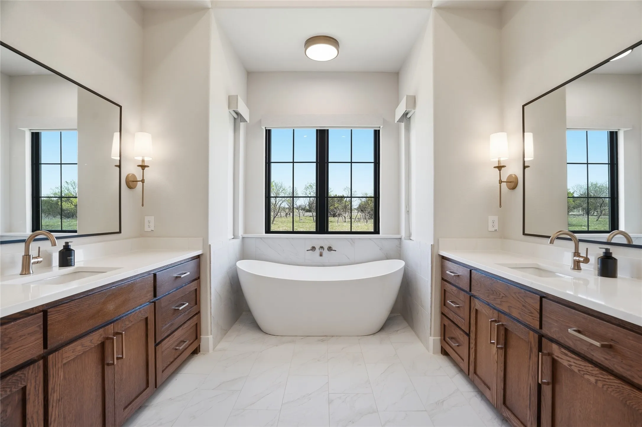Single Family Residence For Sale in Palo Pinto County , 1010 Ranger Ridge Way, Strawn, Texas 76478, 3 Bedroom, 4 Bathroom, Garage spaces, 3,297 Sqft, built in 2025, New Construction - Complete, mls#21218498, Real Estate Agent in Strawn, Homes For Sale in Palo Pinto county, Homes For Sale in Strawn, Realtor in Strawn Texas, Real Estate Brokerage Independent Realty Texas, Luminita Cordes Realtor