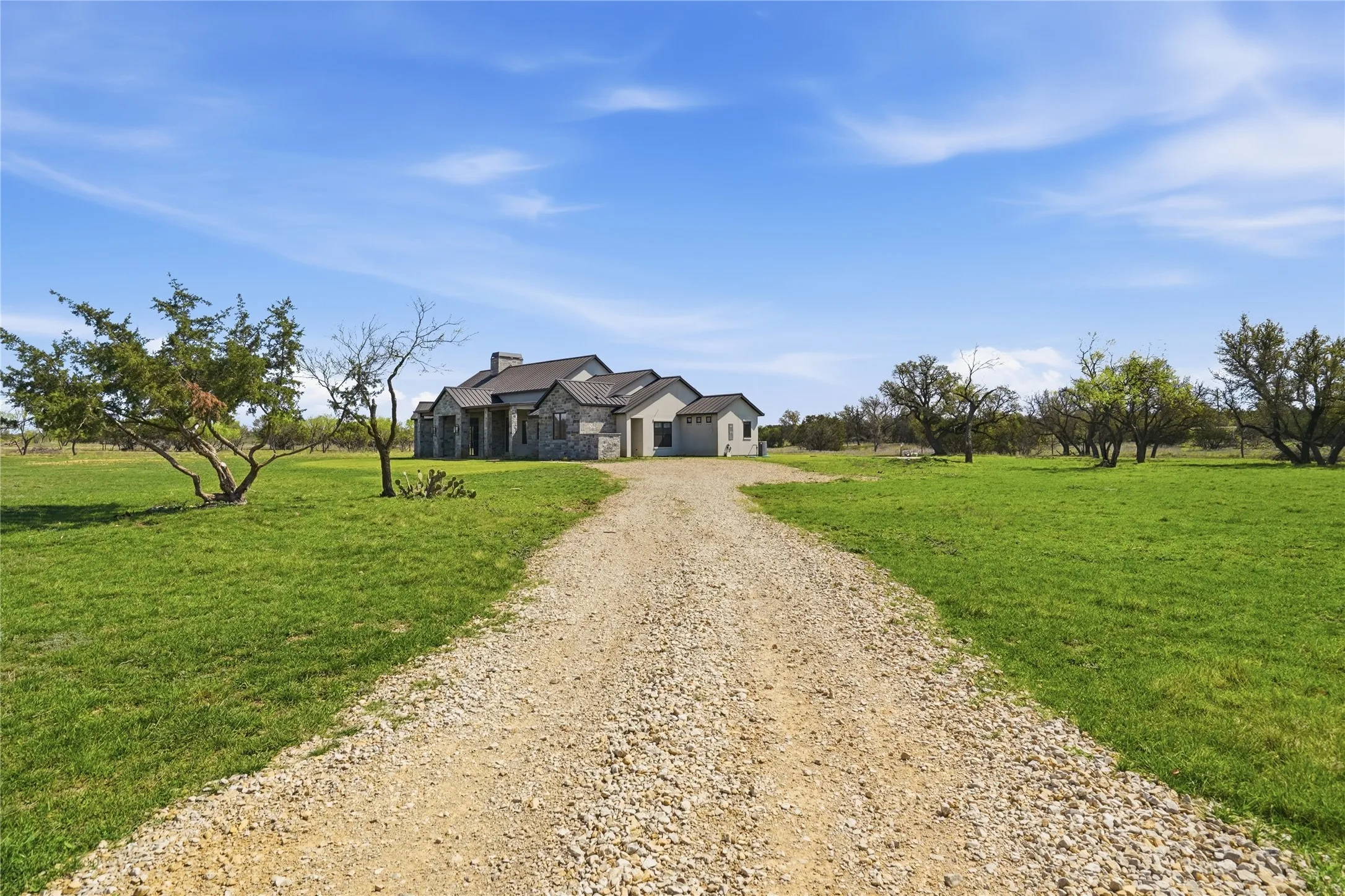 Single Family Residence For Sale in Palo Pinto County , 1010 Ranger Ridge Way, Strawn, Texas 76478, 3 Bedroom, 4 Bathroom, Garage spaces, 3,297 Sqft, built in 2025, New Construction - Complete, mls#21218498, Real Estate Agent in Strawn, Homes For Sale in Palo Pinto county, Homes For Sale in Strawn, Realtor in Strawn Texas, Real Estate Brokerage Independent Realty Texas, Luminita Cordes Realtor