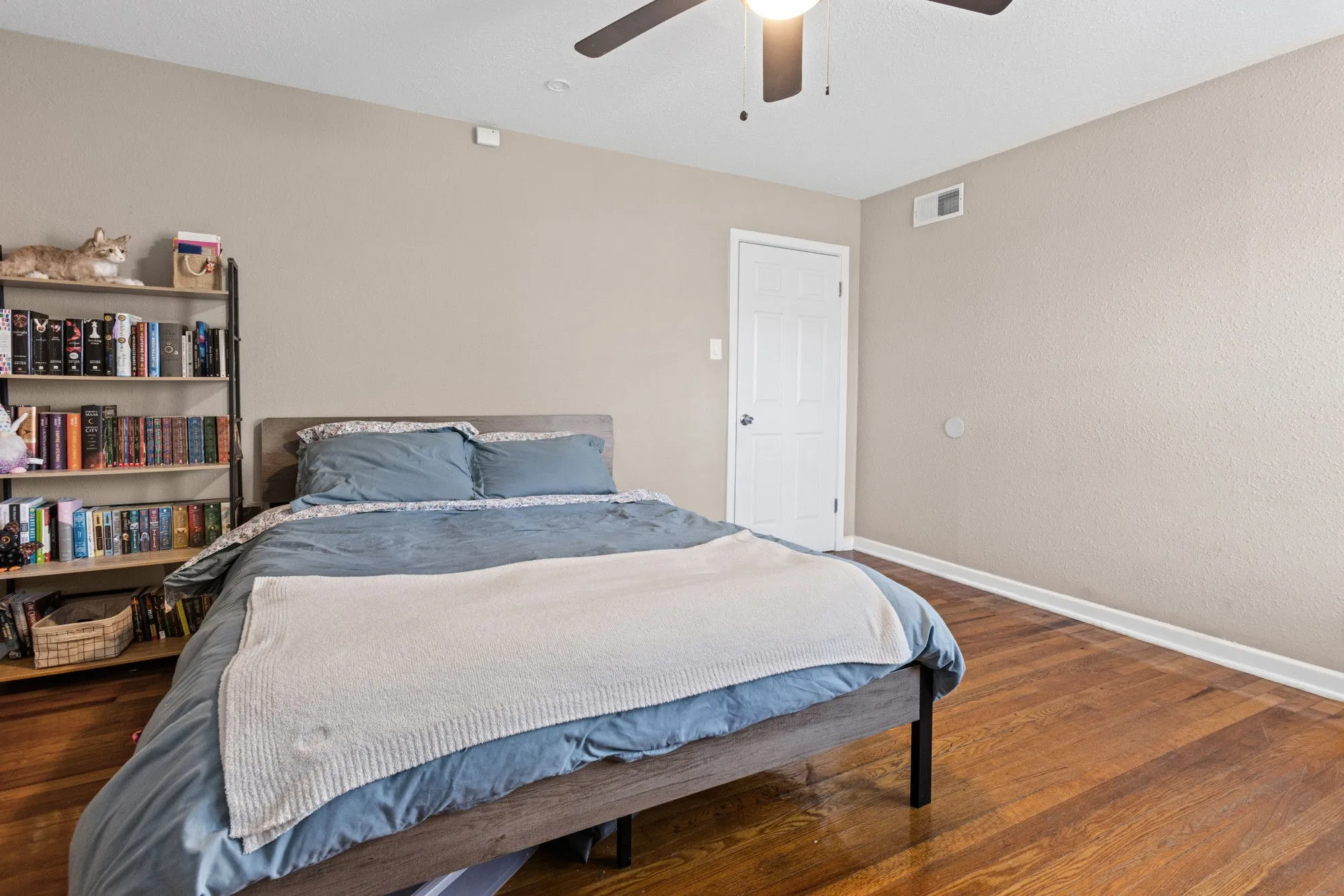 Single Family Residence For Sale in Mc Lennan County , 942 Longfellow Street, Waco, Texas 76710, 3 Bedroom, 2 Bathroom, 1 Garage spaces, 1,458 Sqft, built in 1955, mls#21218129, Real Estate Agent in Waco, Homes For Sale in Mc Lennan county, Homes For Sale in Waco, Realtor in Waco Texas, Real Estate Brokerage Independent Realty Texas, Luminita Cordes Realtor