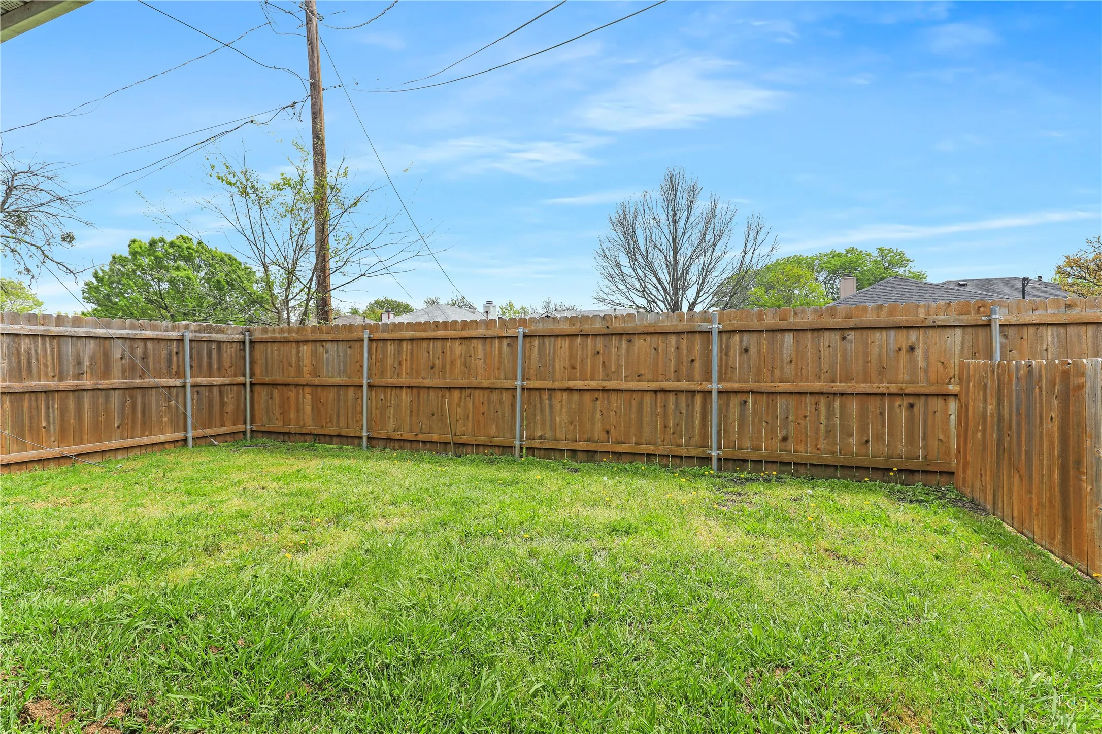 Duplex For Sale in Dallas County , 7506 Amherst Drive A & B, Rowlett, Texas 75088, 6 Bedroom, 4 Bathroom, 2 Garage spaces, 0 Sqft, built in 1984, Preowned, Price $459,900, mls#21218914, Real Estate Agent in Rowlett, Homes For Sale in Dallas county, Homes For Sale in Rowlett, Realtor in Rowlett Texas, Real Estate Brokerage Independent Realty Texas, Luminita Cordes Realtor