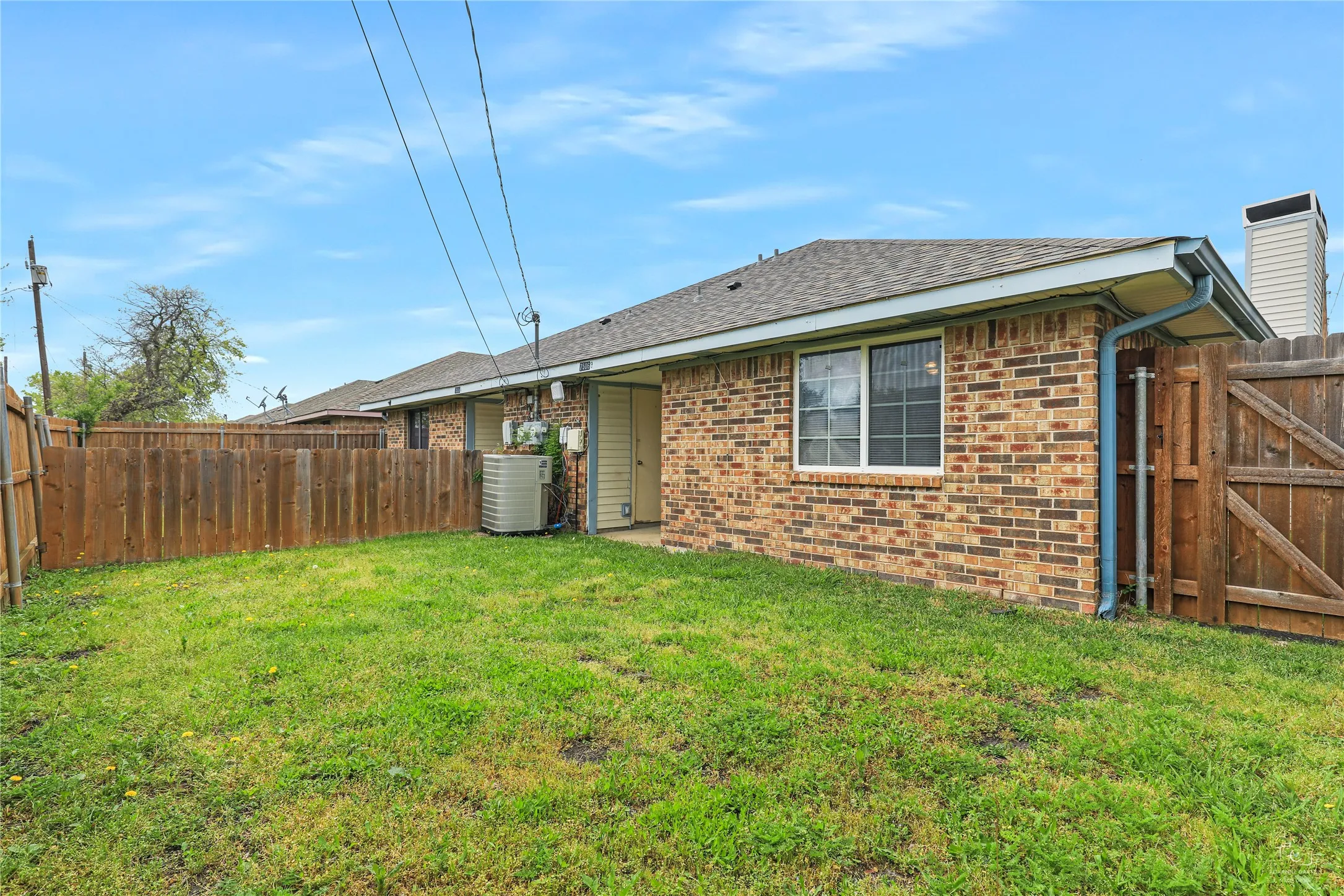 Duplex For Sale in Dallas County , 7506 Amherst Drive A & B, Rowlett, Texas 75088, 6 Bedroom, 4 Bathroom, 2 Garage spaces, 0 Sqft, built in 1984, Preowned, Price $459,900, mls#21218914, Real Estate Agent in Rowlett, Homes For Sale in Dallas county, Homes For Sale in Rowlett, Realtor in Rowlett Texas, Real Estate Brokerage Independent Realty Texas, Luminita Cordes Realtor