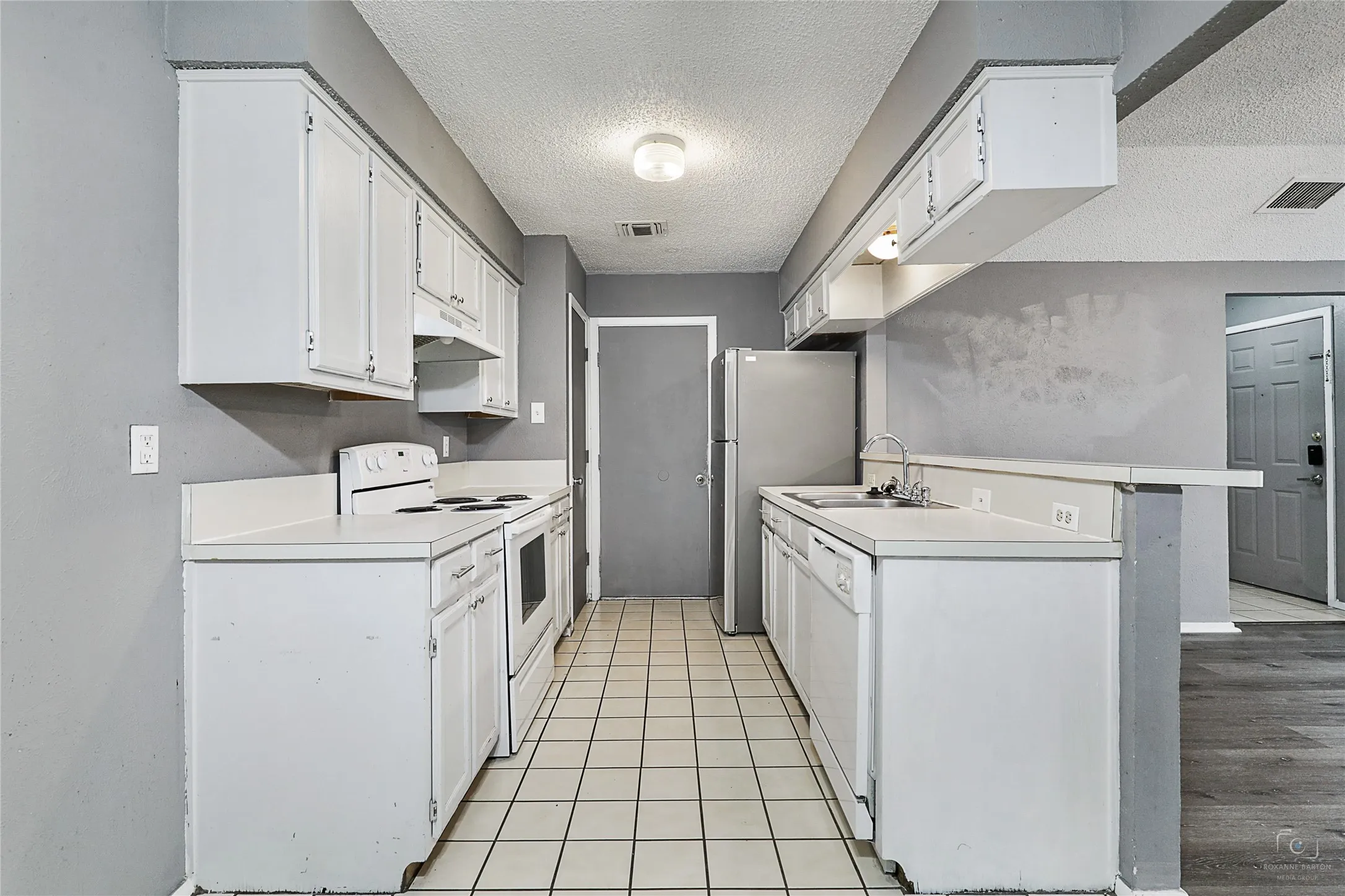 Duplex For Sale in Dallas County , 7506 Amherst Drive A & B, Rowlett, Texas 75088, 6 Bedroom, 4 Bathroom, 2 Garage spaces, 0 Sqft, built in 1984, Preowned, Price $459,900, mls#21218914, Real Estate Agent in Rowlett, Homes For Sale in Dallas county, Homes For Sale in Rowlett, Realtor in Rowlett Texas, Real Estate Brokerage Independent Realty Texas, Luminita Cordes Realtor