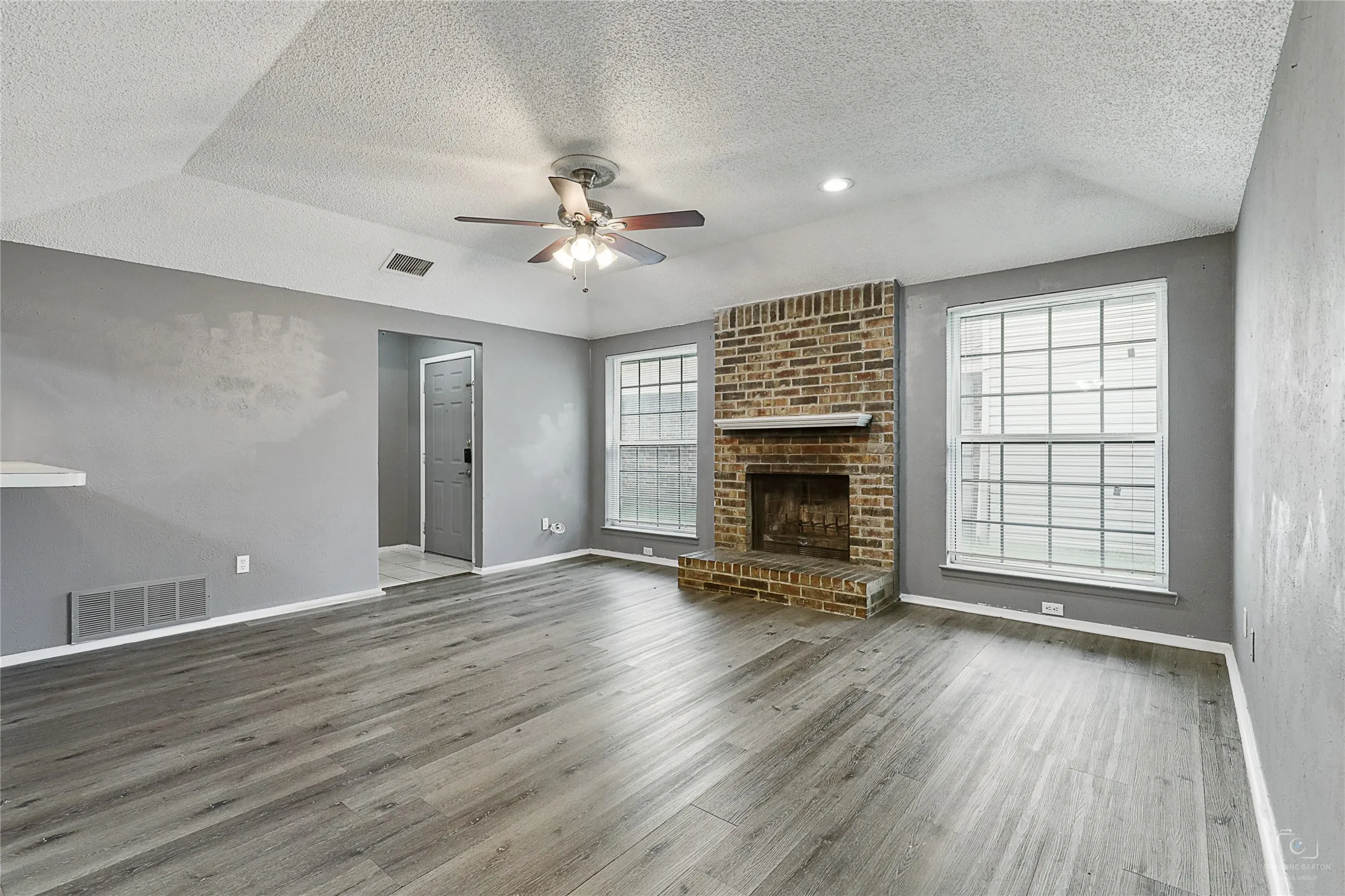 Duplex For Sale in Dallas County , 7506 Amherst Drive A & B, Rowlett, Texas 75088, 6 Bedroom, 4 Bathroom, 2 Garage spaces, 0 Sqft, built in 1984, Preowned, Price $459,900, mls#21218914, Real Estate Agent in Rowlett, Homes For Sale in Dallas county, Homes For Sale in Rowlett, Realtor in Rowlett Texas, Real Estate Brokerage Independent Realty Texas, Luminita Cordes Realtor