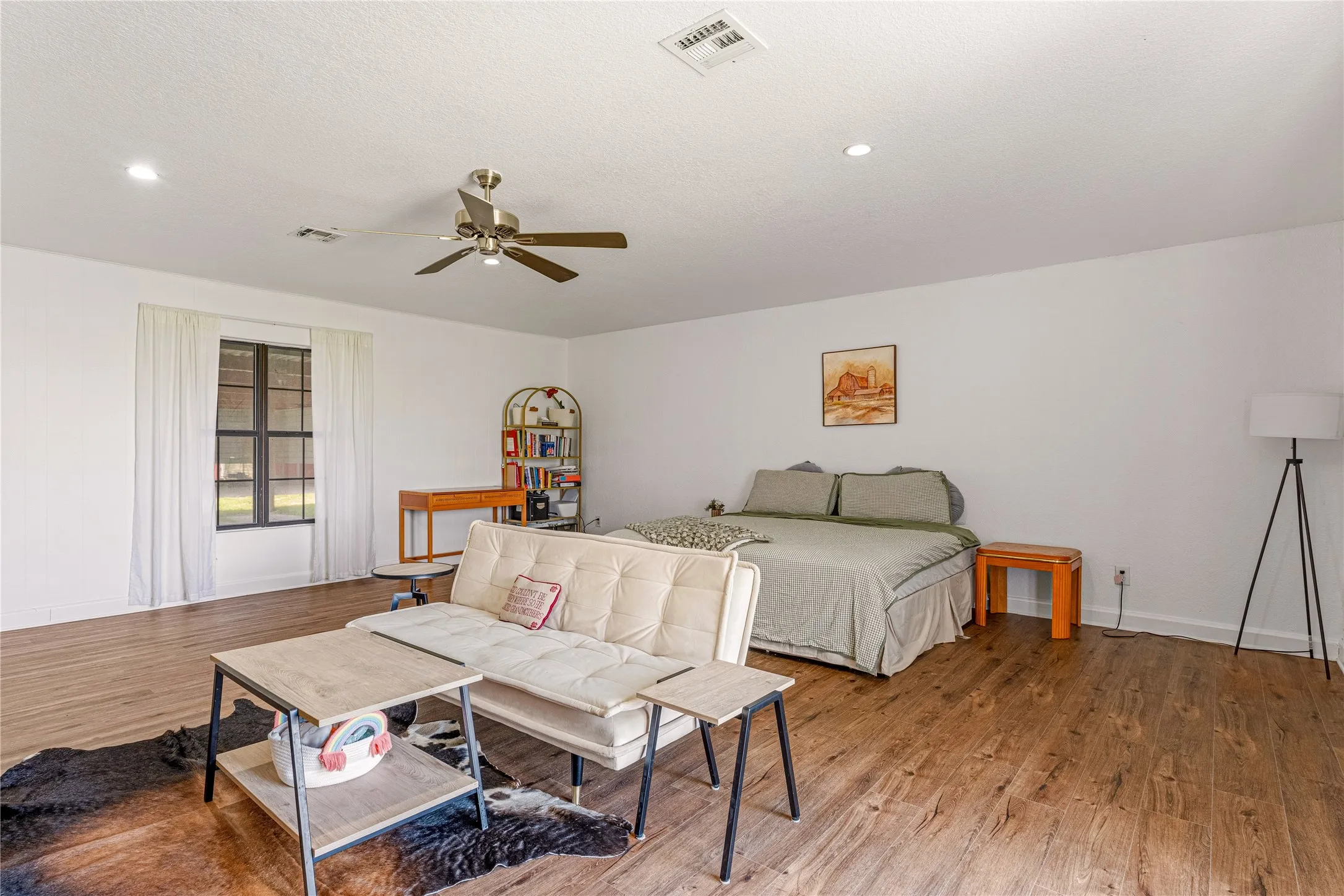 Single Family Residence For Sale in Mc Lennan County , 2566 Southwinds Drive, Lorena, Texas 76655, 4 Bedroom, 3 Bathroom, Garage spaces, 2,910 Sqft, built in 1983, mls#21215092, Real Estate Agent in Lorena, Homes For Sale in Mc Lennan county, Homes For Sale in Lorena, Realtor in Lorena Texas, Real Estate Brokerage Independent Realty Texas, Luminita Cordes Realtor