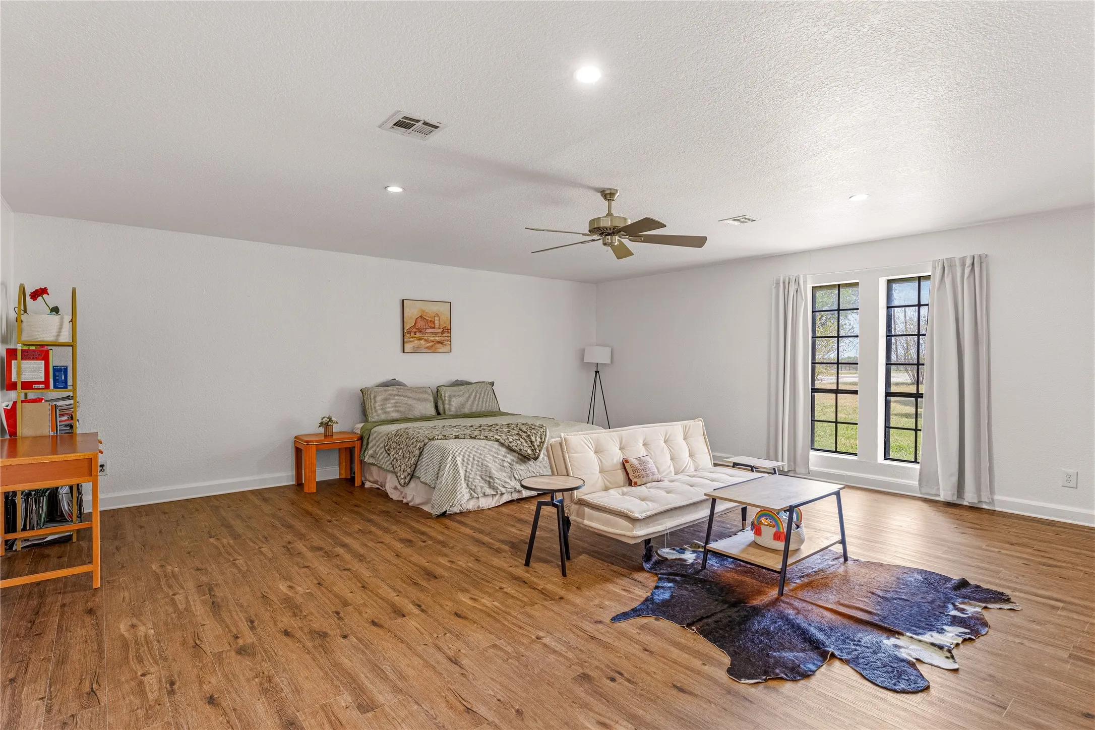 Single Family Residence For Sale in Mc Lennan County , 2566 Southwinds Drive, Lorena, Texas 76655, 4 Bedroom, 3 Bathroom, Garage spaces, 2,910 Sqft, built in 1983, mls#21215092, Real Estate Agent in Lorena, Homes For Sale in Mc Lennan county, Homes For Sale in Lorena, Realtor in Lorena Texas, Real Estate Brokerage Independent Realty Texas, Luminita Cordes Realtor