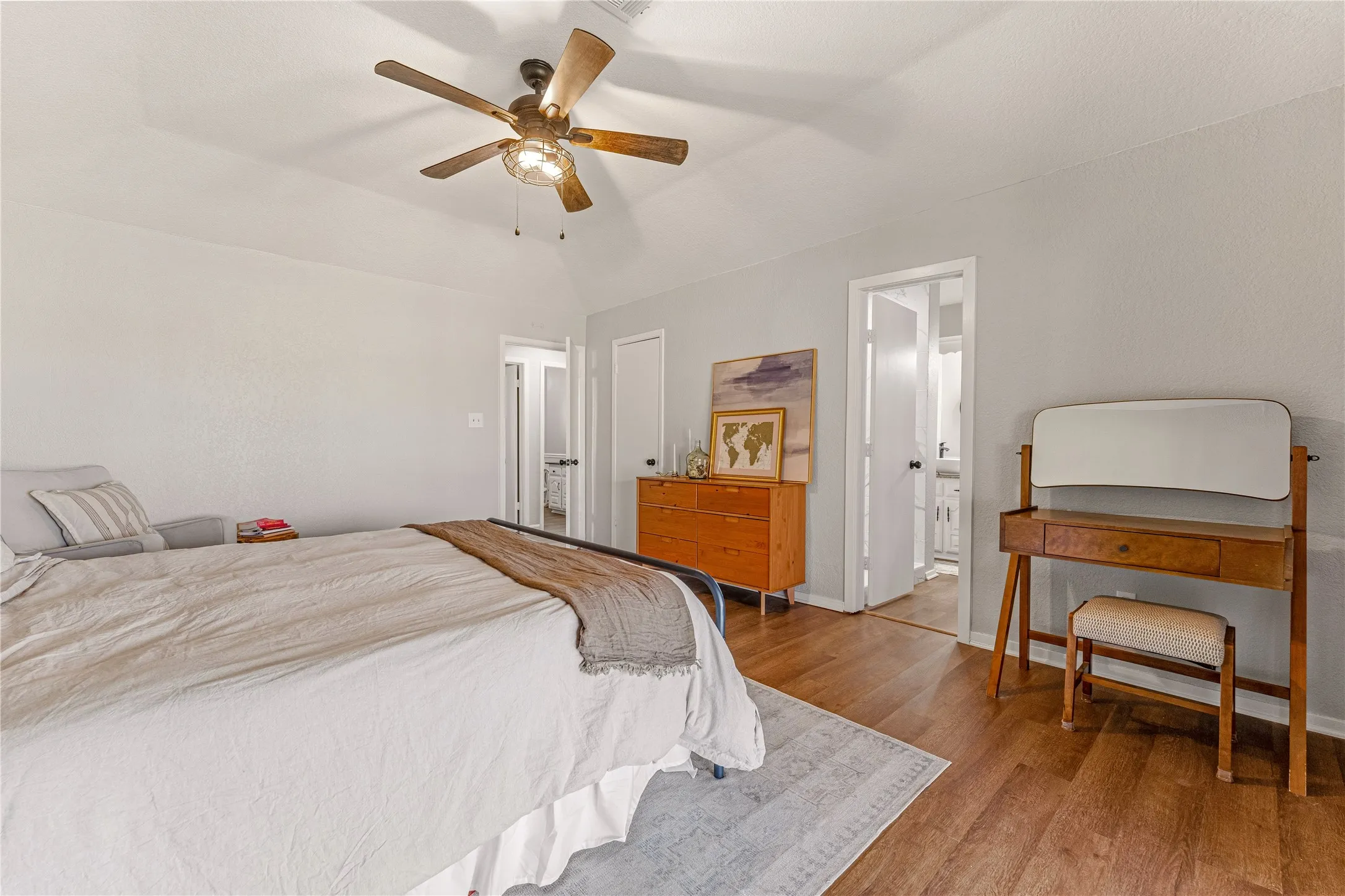 Single Family Residence For Sale in Mc Lennan County , 2566 Southwinds Drive, Lorena, Texas 76655, 4 Bedroom, 3 Bathroom, Garage spaces, 2,910 Sqft, built in 1983, mls#21215092, Real Estate Agent in Lorena, Homes For Sale in Mc Lennan county, Homes For Sale in Lorena, Realtor in Lorena Texas, Real Estate Brokerage Independent Realty Texas, Luminita Cordes Realtor