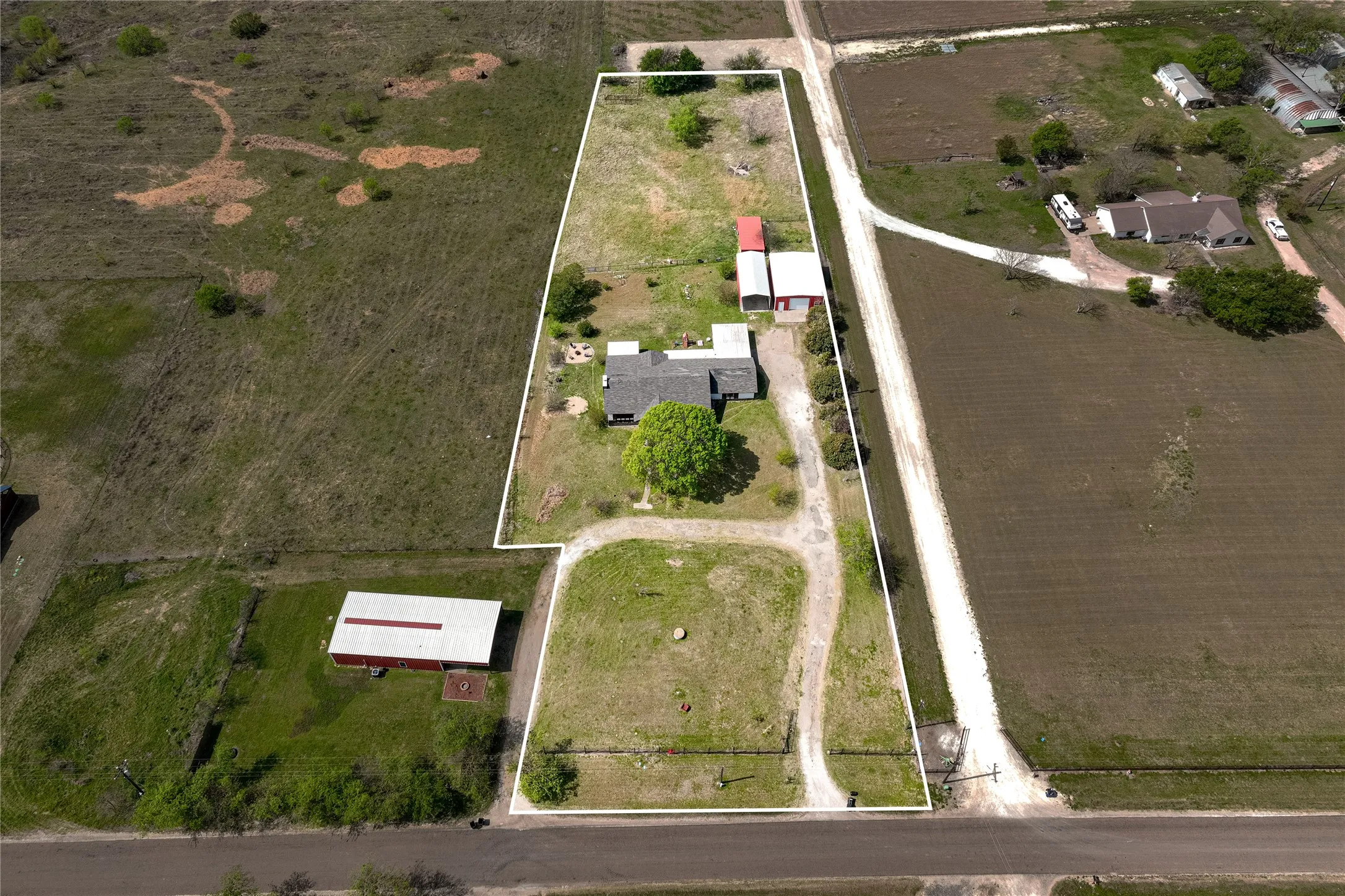 Single Family Residence For Sale in Mc Lennan County , 2566 Southwinds Drive, Lorena, Texas 76655, 4 Bedroom, 3 Bathroom, Garage spaces, 2,910 Sqft, built in 1983, mls#21215092, Real Estate Agent in Lorena, Homes For Sale in Mc Lennan county, Homes For Sale in Lorena, Realtor in Lorena Texas, Real Estate Brokerage Independent Realty Texas, Luminita Cordes Realtor