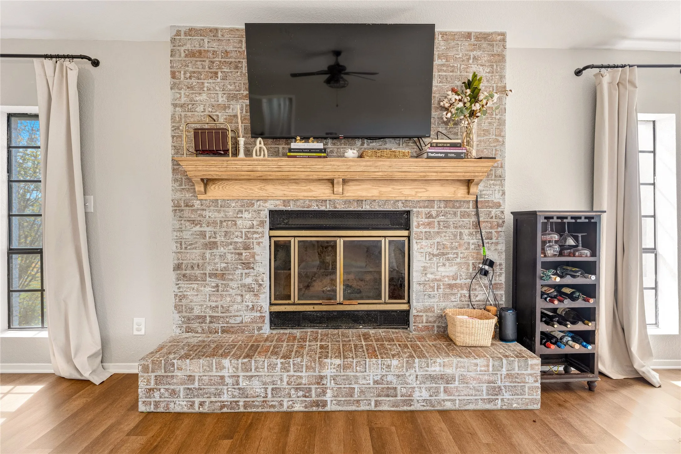 Single Family Residence For Sale in Mc Lennan County , 2566 Southwinds Drive, Lorena, Texas 76655, 4 Bedroom, 3 Bathroom, Garage spaces, 2,910 Sqft, built in 1983, mls#21215092, Real Estate Agent in Lorena, Homes For Sale in Mc Lennan county, Homes For Sale in Lorena, Realtor in Lorena Texas, Real Estate Brokerage Independent Realty Texas, Luminita Cordes Realtor